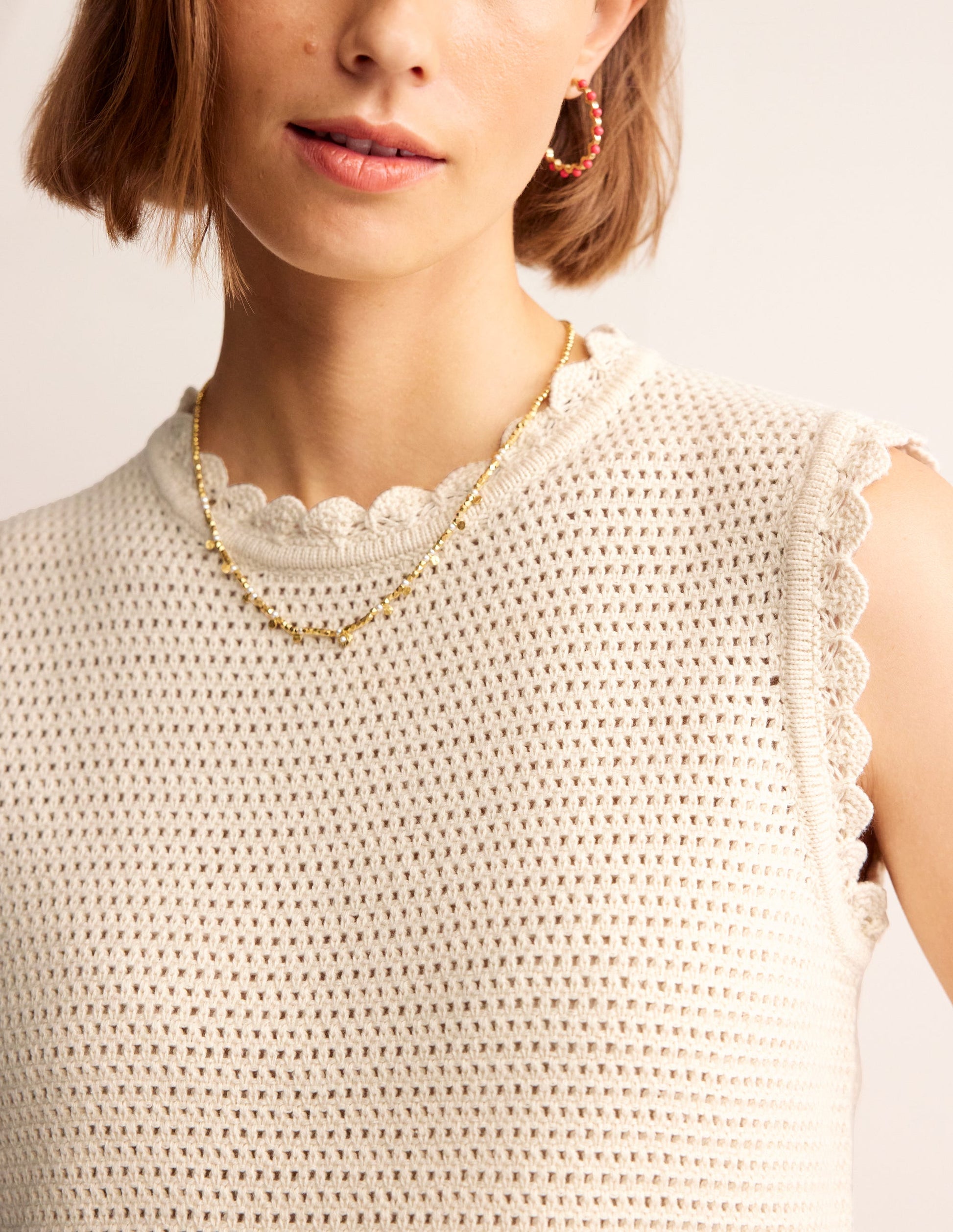 Textured Scallop Vest-Warm Ivory-2