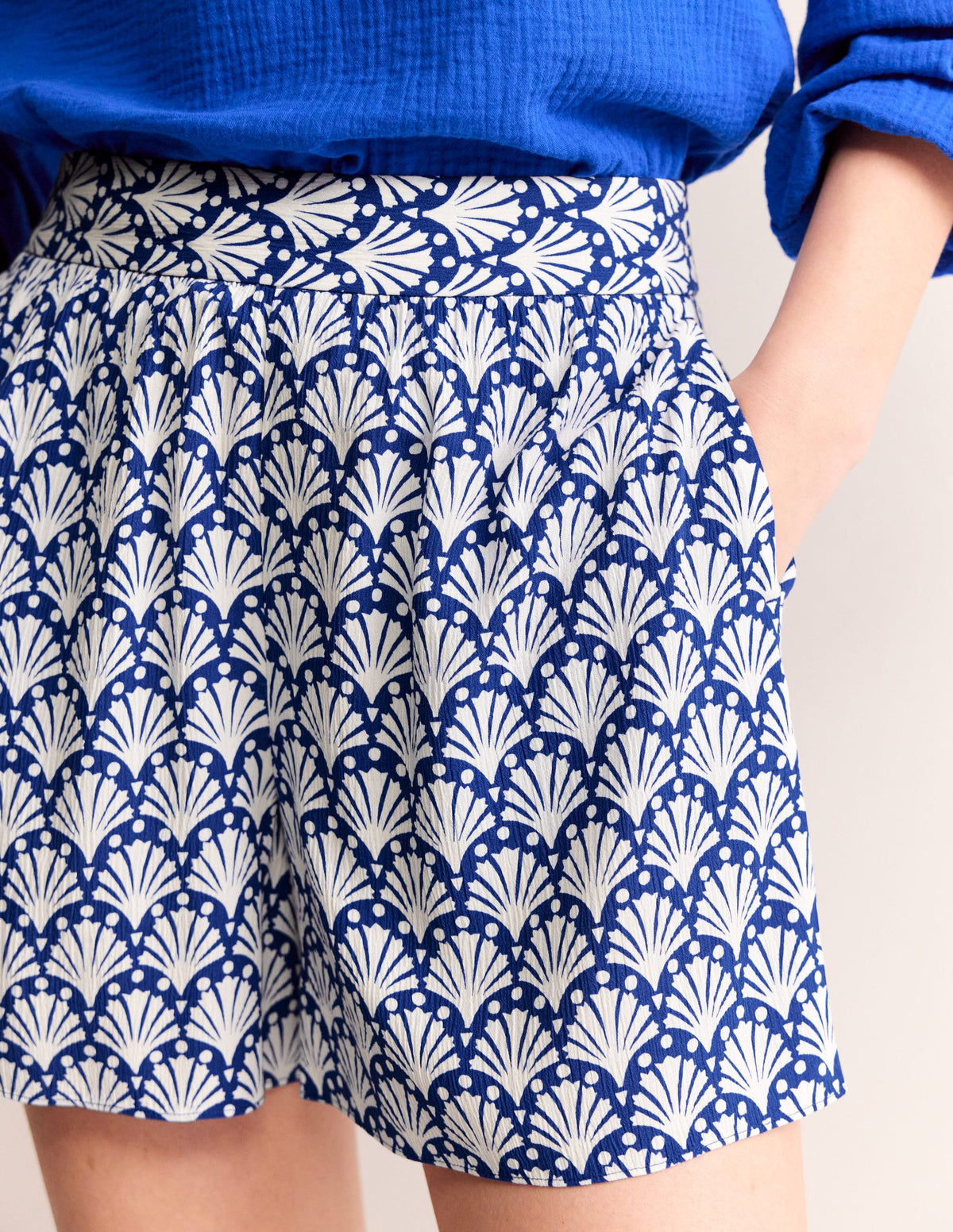 Crinkle Shorts-Surf the Web & Ivory, Shells - Image 2