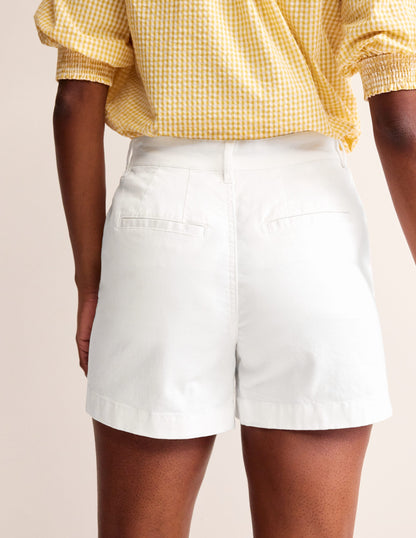 Barnsbury Chino Shorts-White