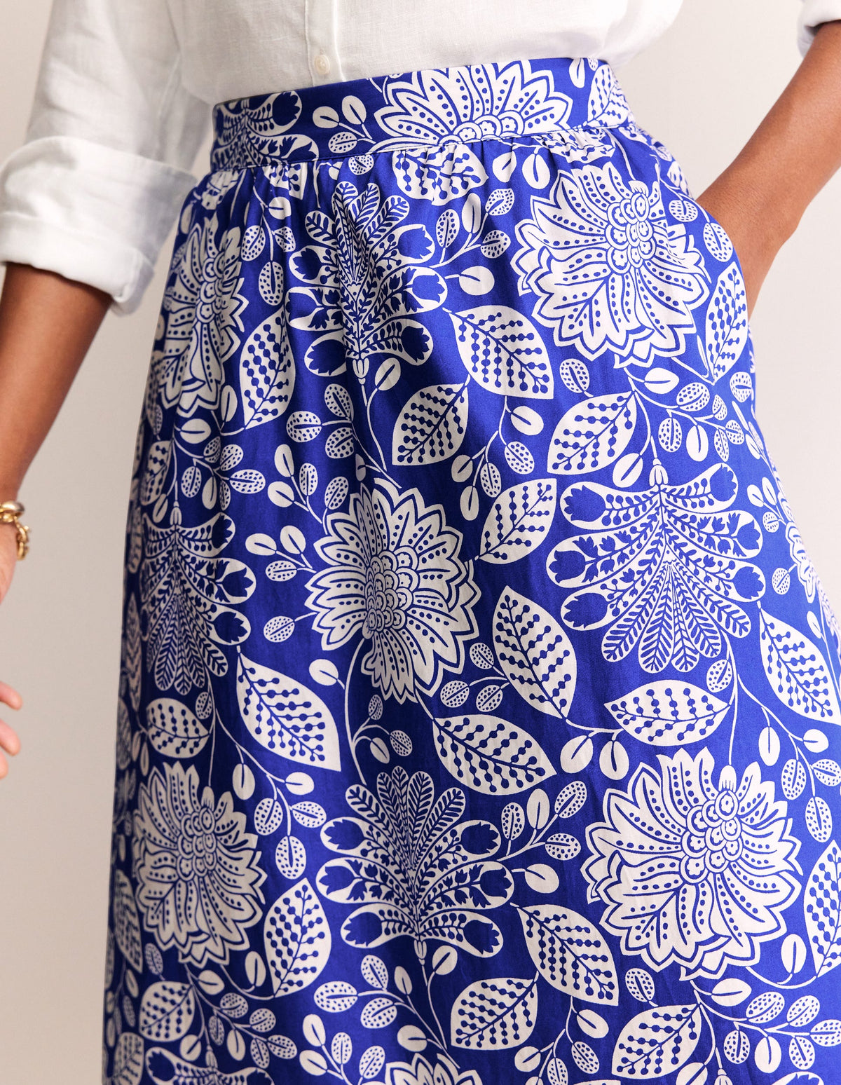 Hattie Poplin Midi Skirt-Surf The Web, Gardenia Swirl - Image 2
