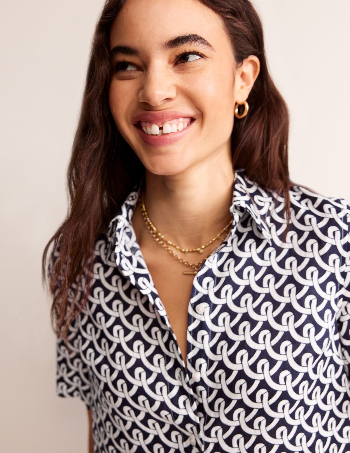 Hazel Short Sleeve Linen Shirt-Navy, Geo Terrace - Image 2