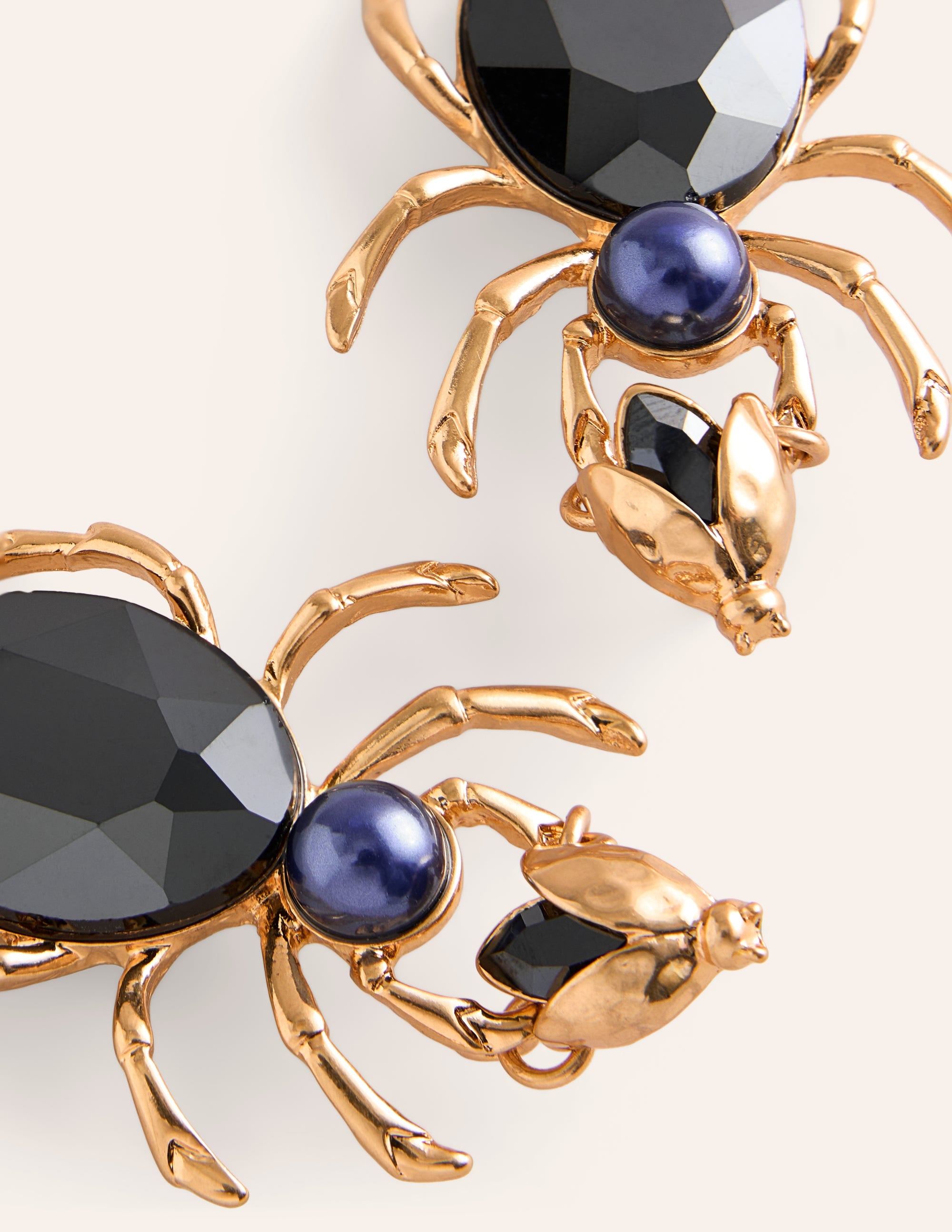 Metal Novelty Earrings-Spider - Image 3