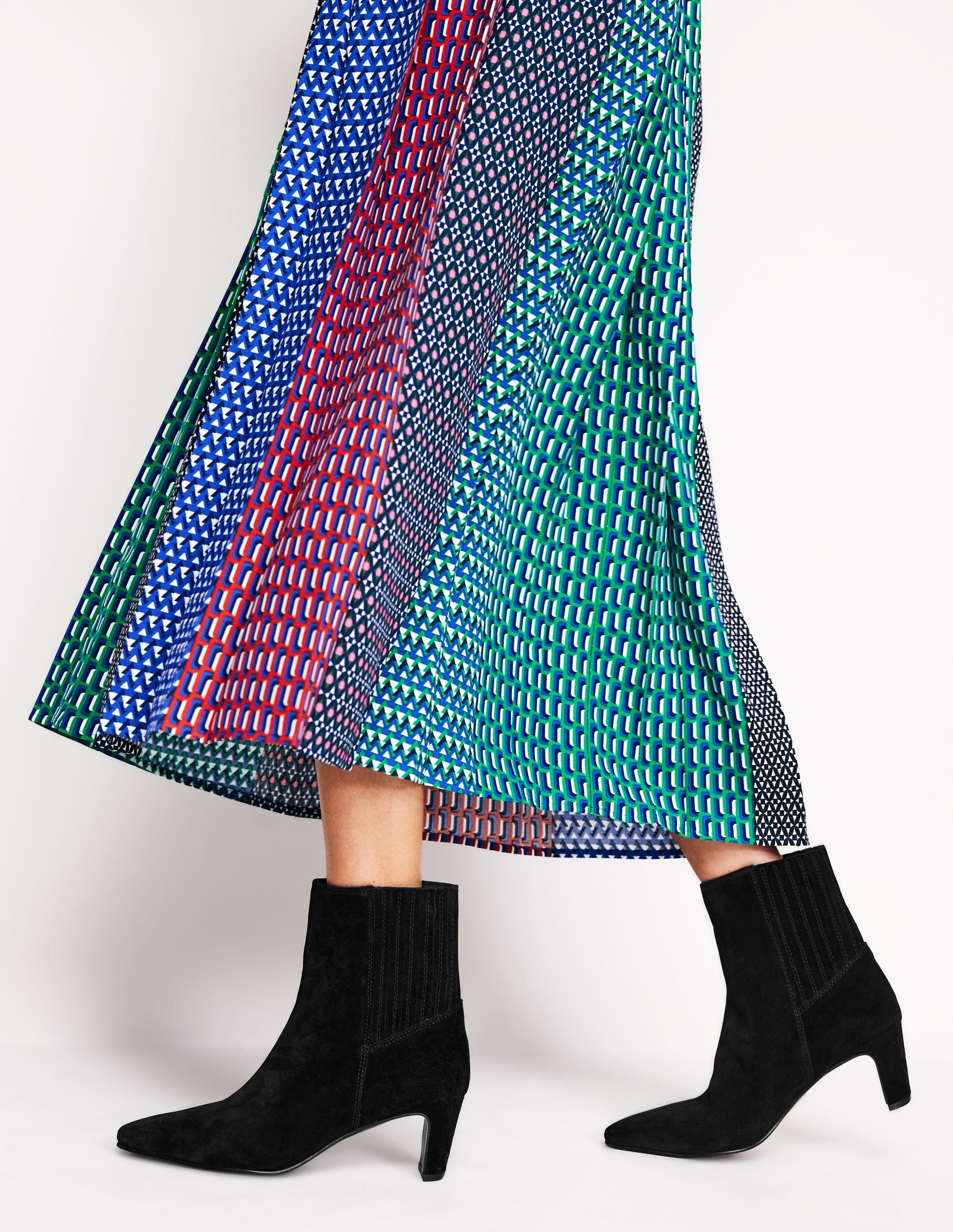Back Panel Heeled Ankle Boot-Black - Image 1