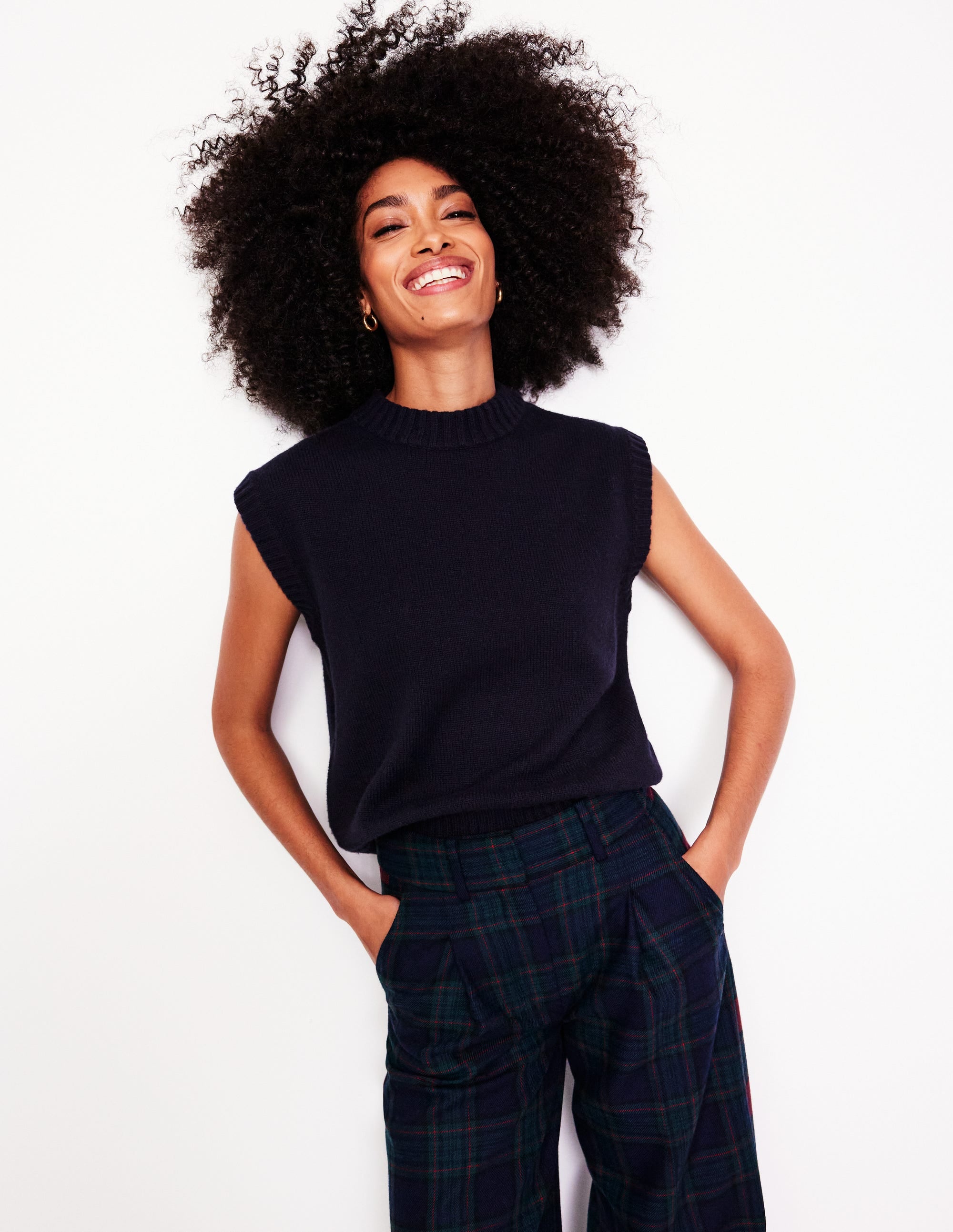 Chunky Cashmere Crew Neck Vest-Navy - Image 5
