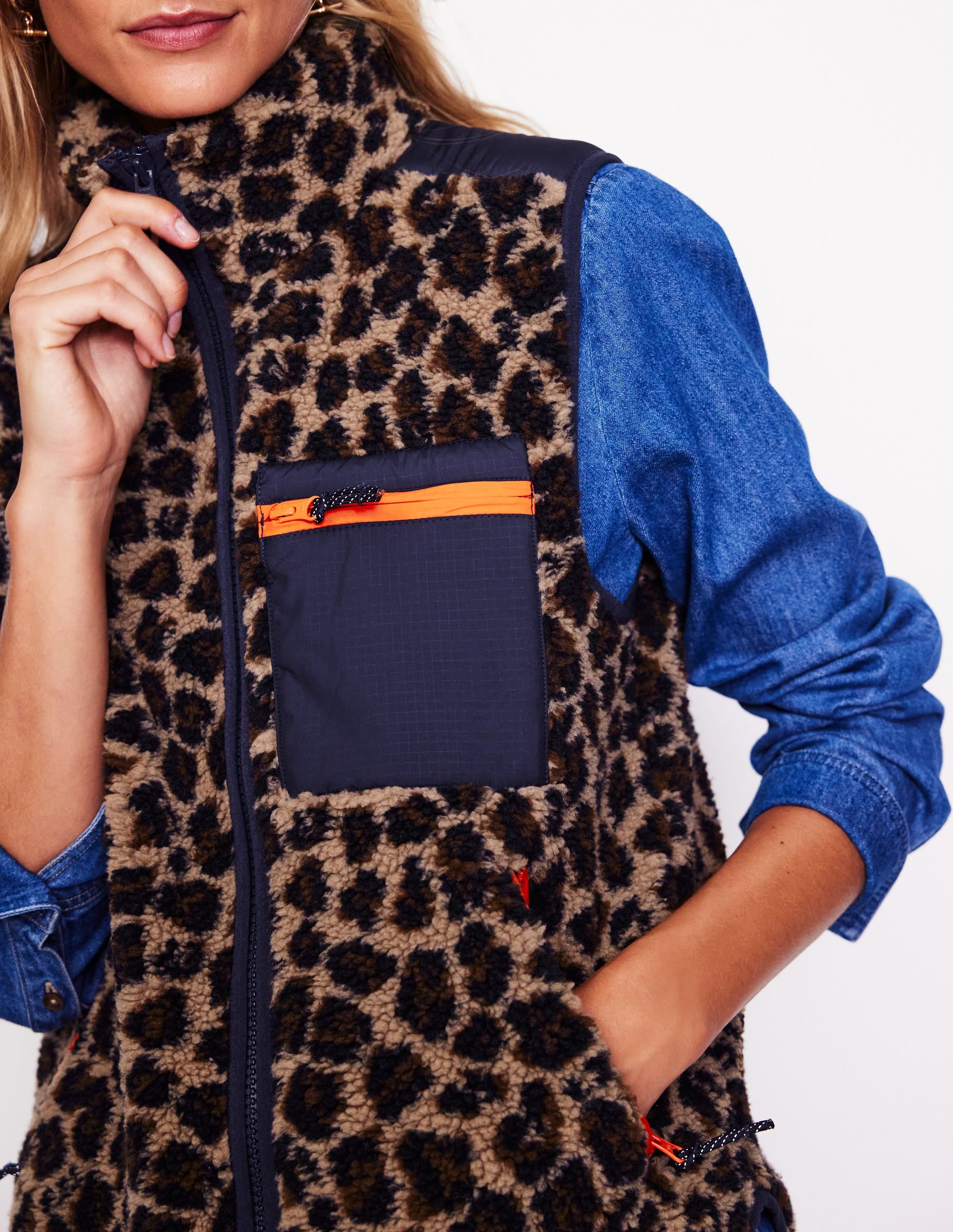 Truro Borg Vest-Leopard - Image 2