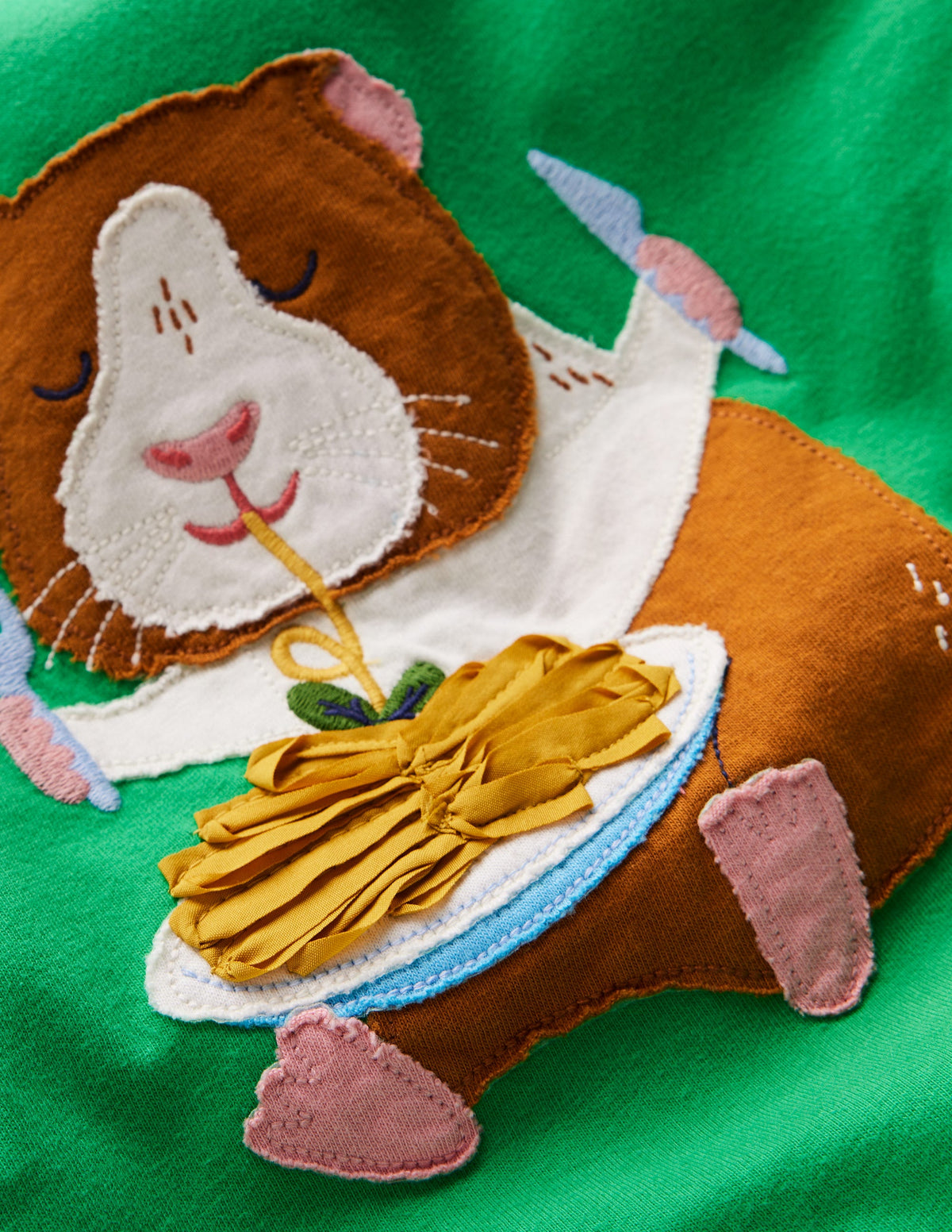 Short Sleeve Appliqué T-shirt-Sapling Green Guinea-Pig - Image 3