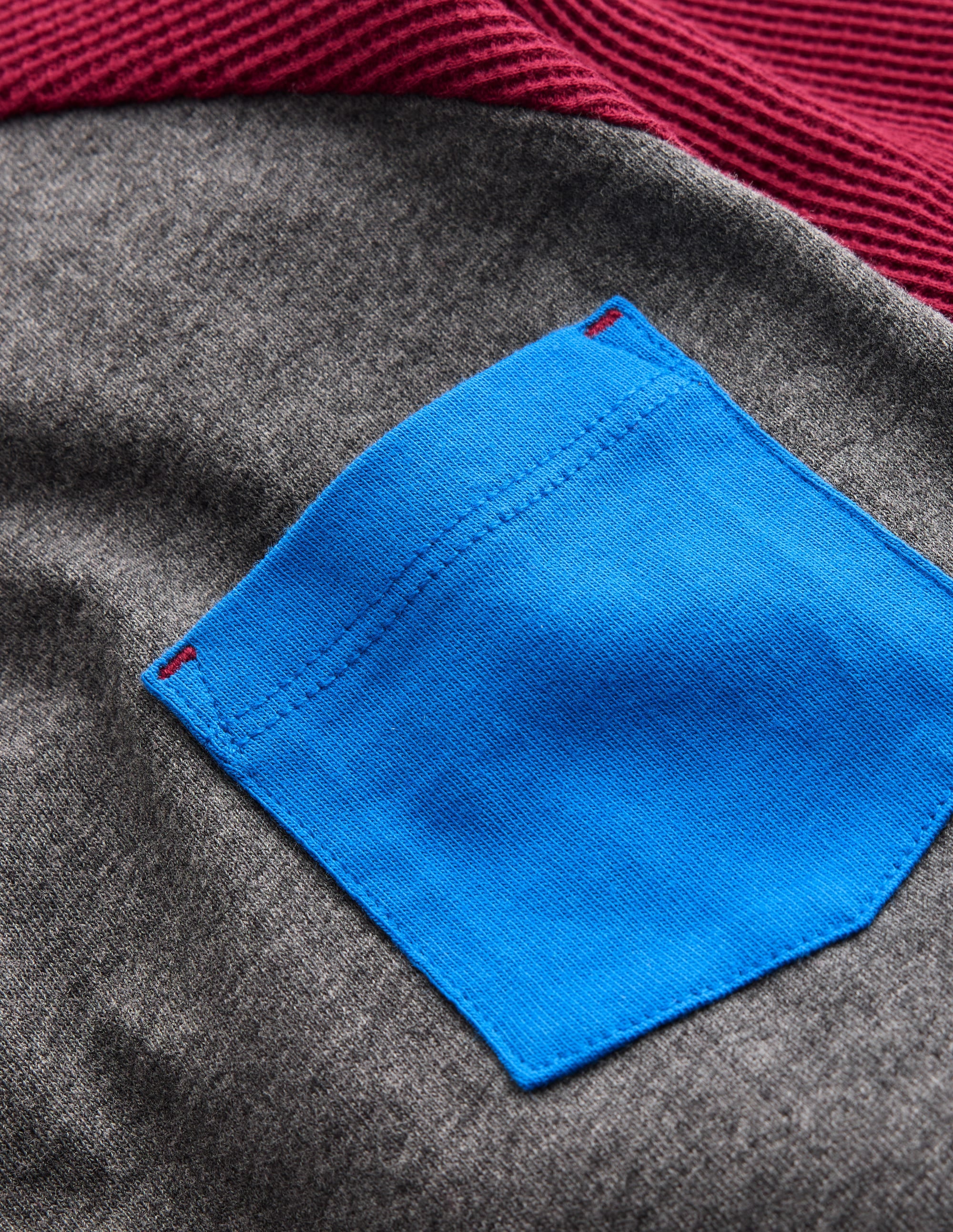 Waffle Mix Raglan-Charcoal Marl/ Rumba Red - Image 6