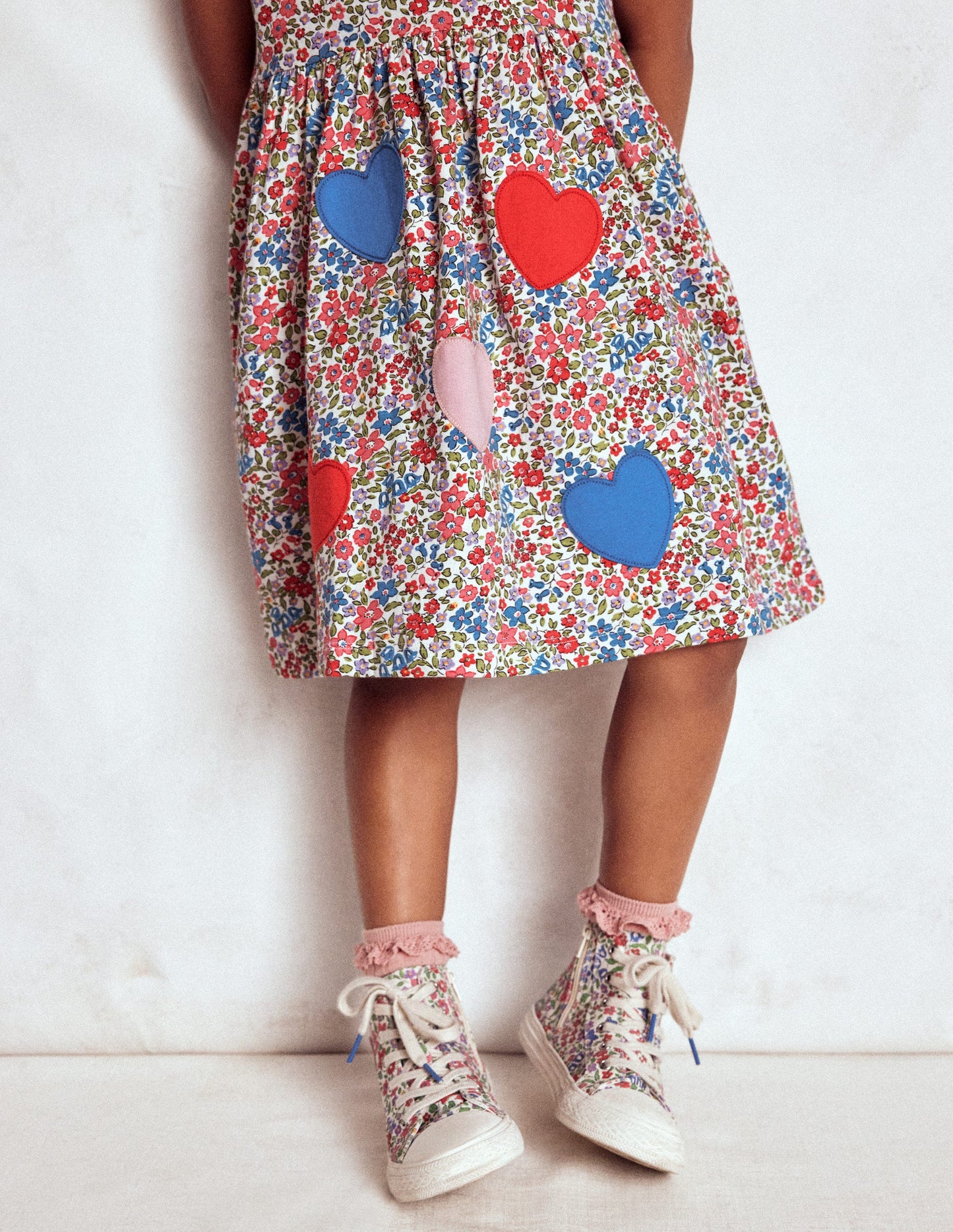 Appliqué  T-shirt Dress-Rose Pink Flowerbed Hearts