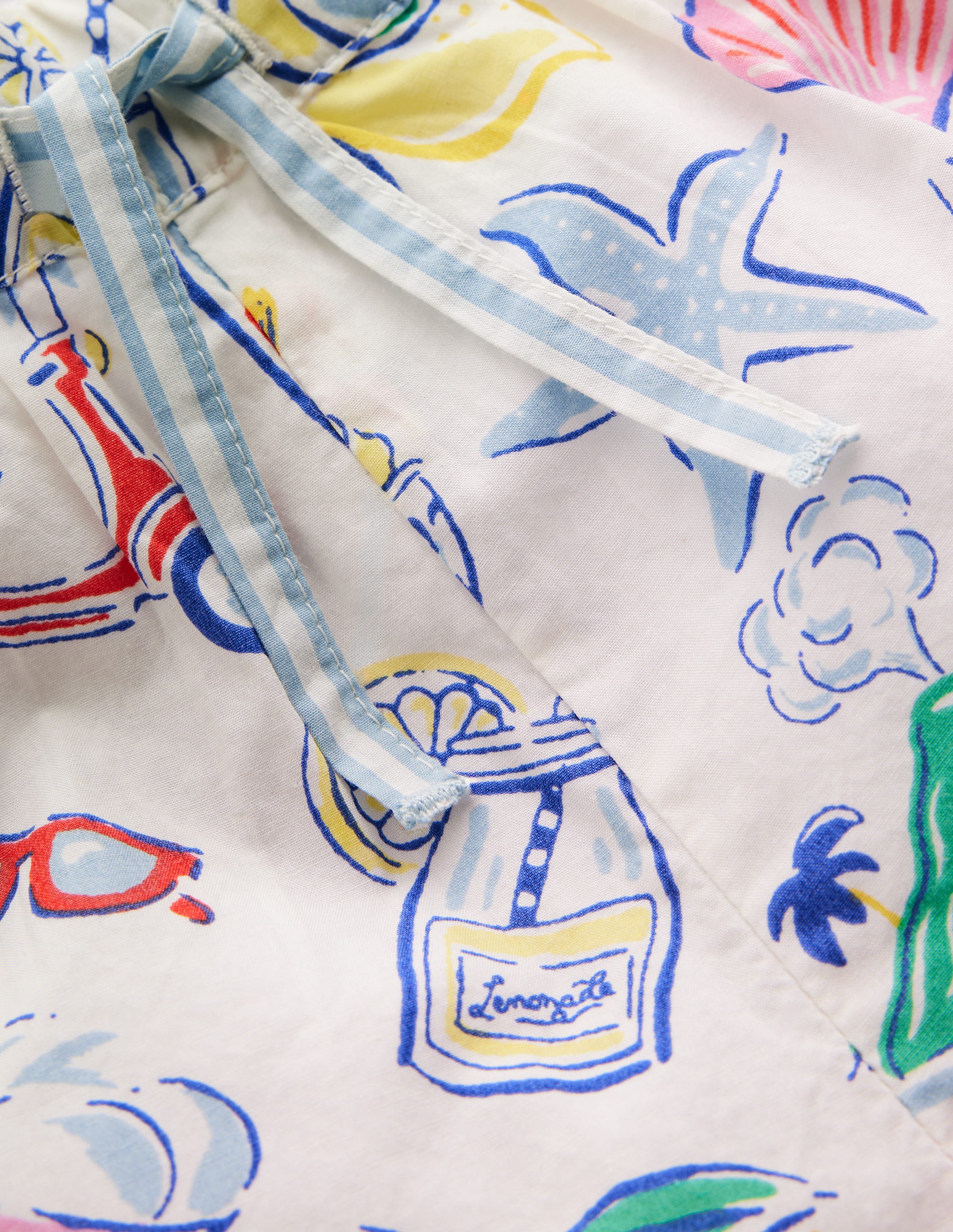 Juniper Woven Frill Shorts-Ivory Holiday Print - Image 3