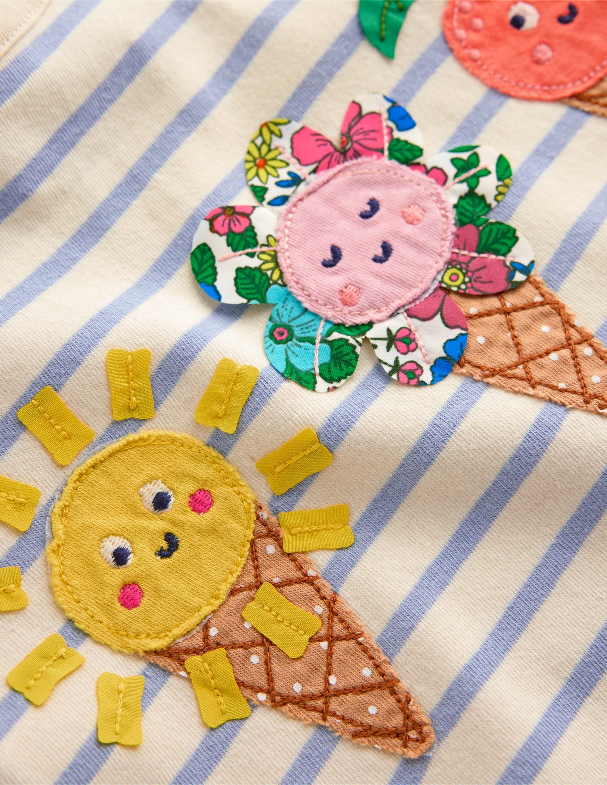 Short Sleeve Appliqué T-shirt-Glacier Blue/ Ivory Ice Creams - Image 3