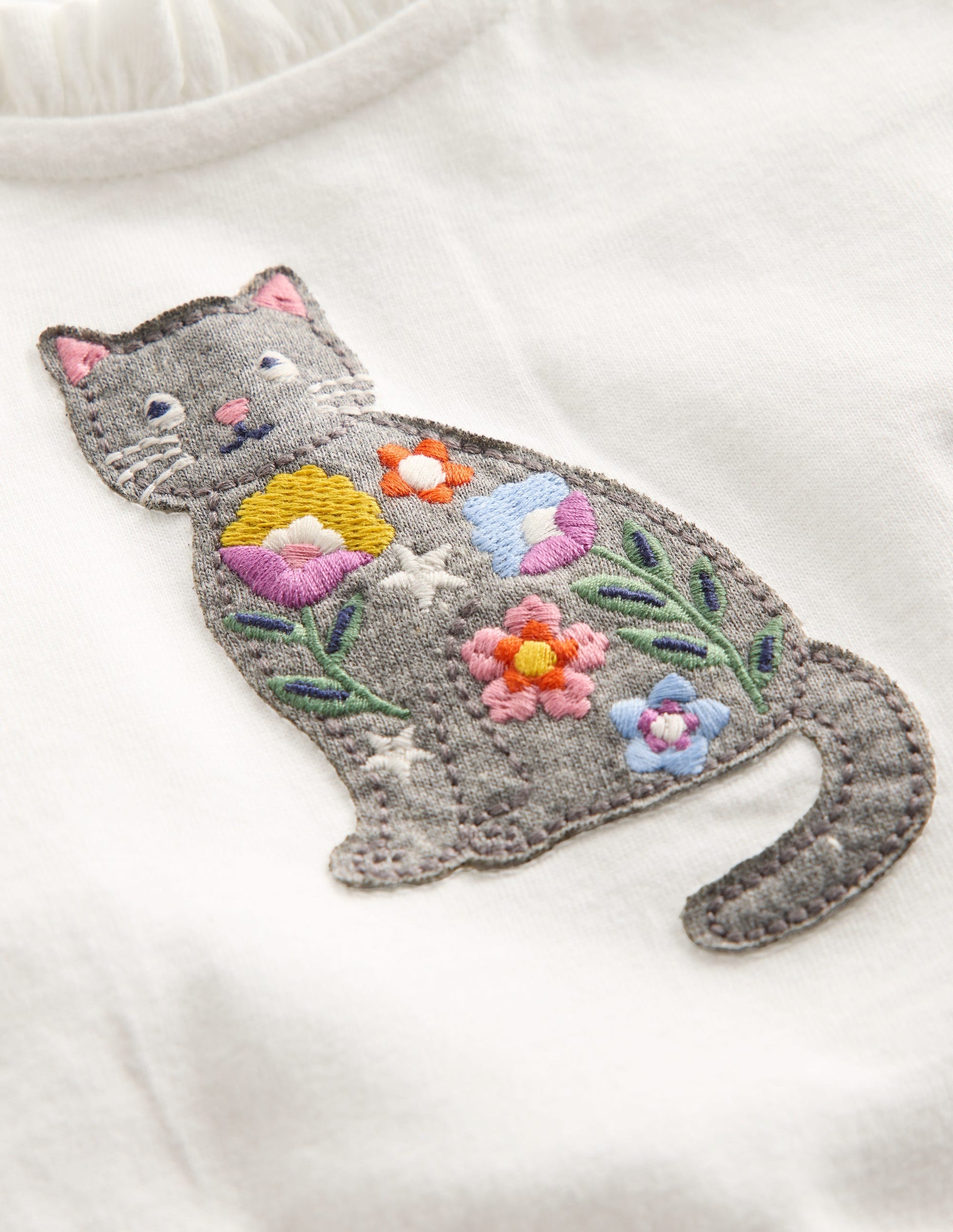 Appliqué T-shirt-Soft Ivory Cat-3