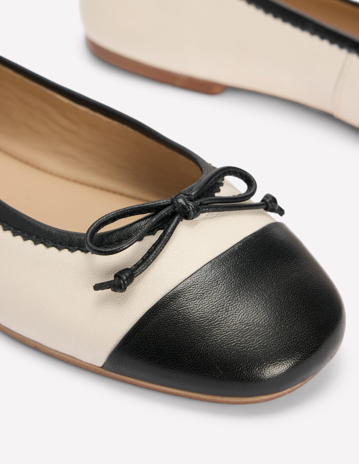 Kitty Flexi Sole Ballet Flats-Ecru/Black