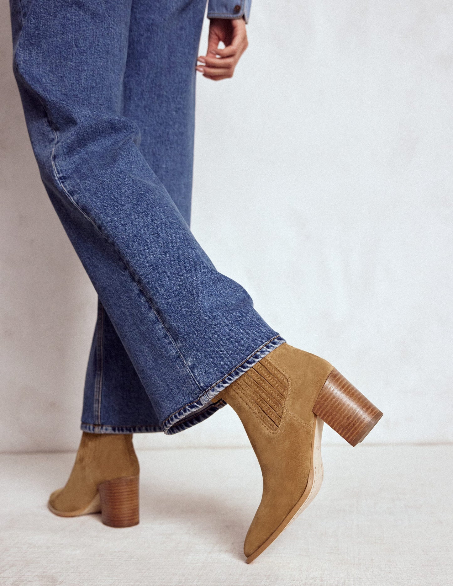 Point Casual Ankle Boots-Tobacco