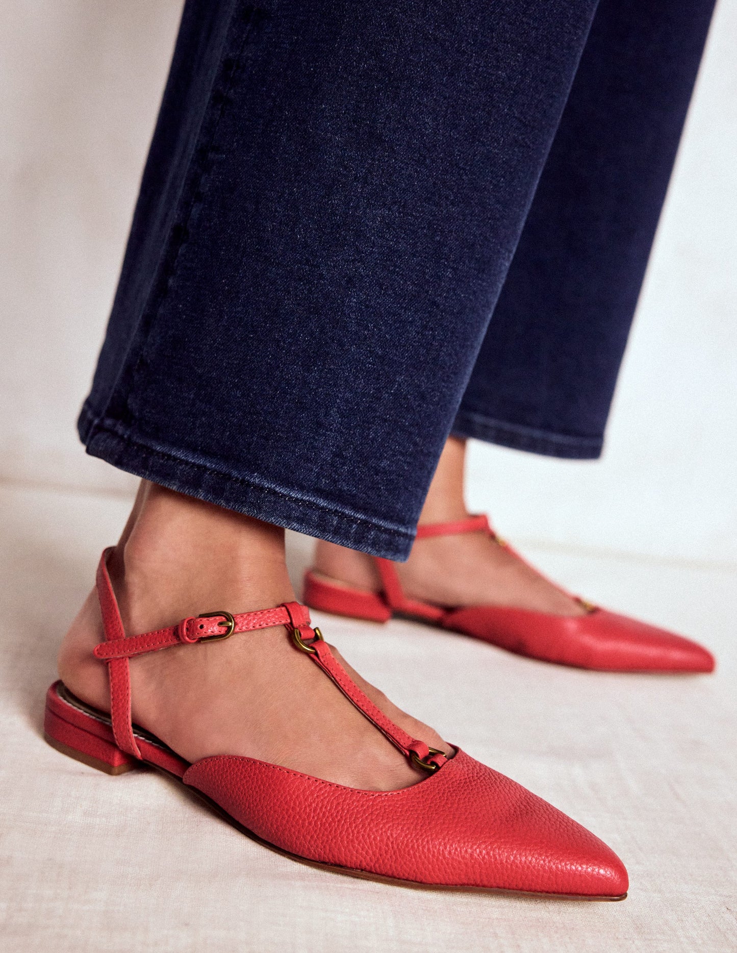 T-Bar Point Flats-Post Box Red