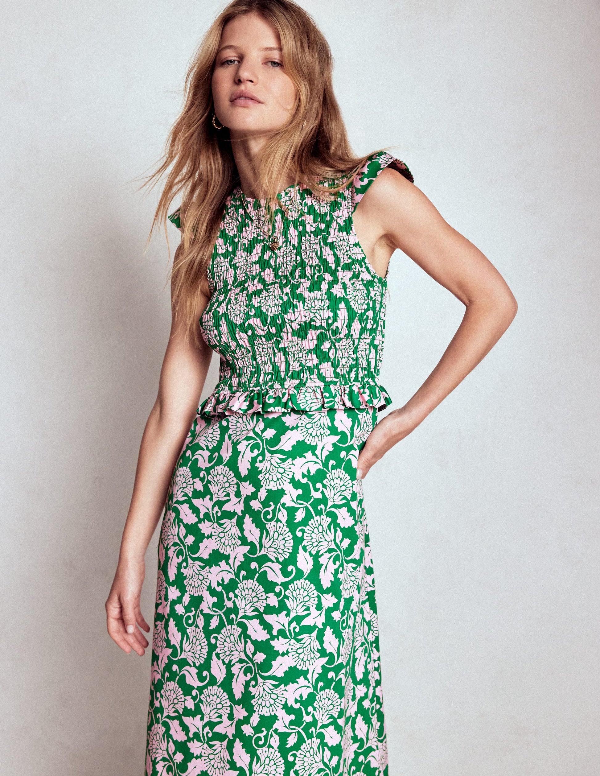 Boden Women's Carolina Smocked Midi Dress in Green | Size 8 Boden Women's Carolina Smocked Midi Dress in Green | Size 8