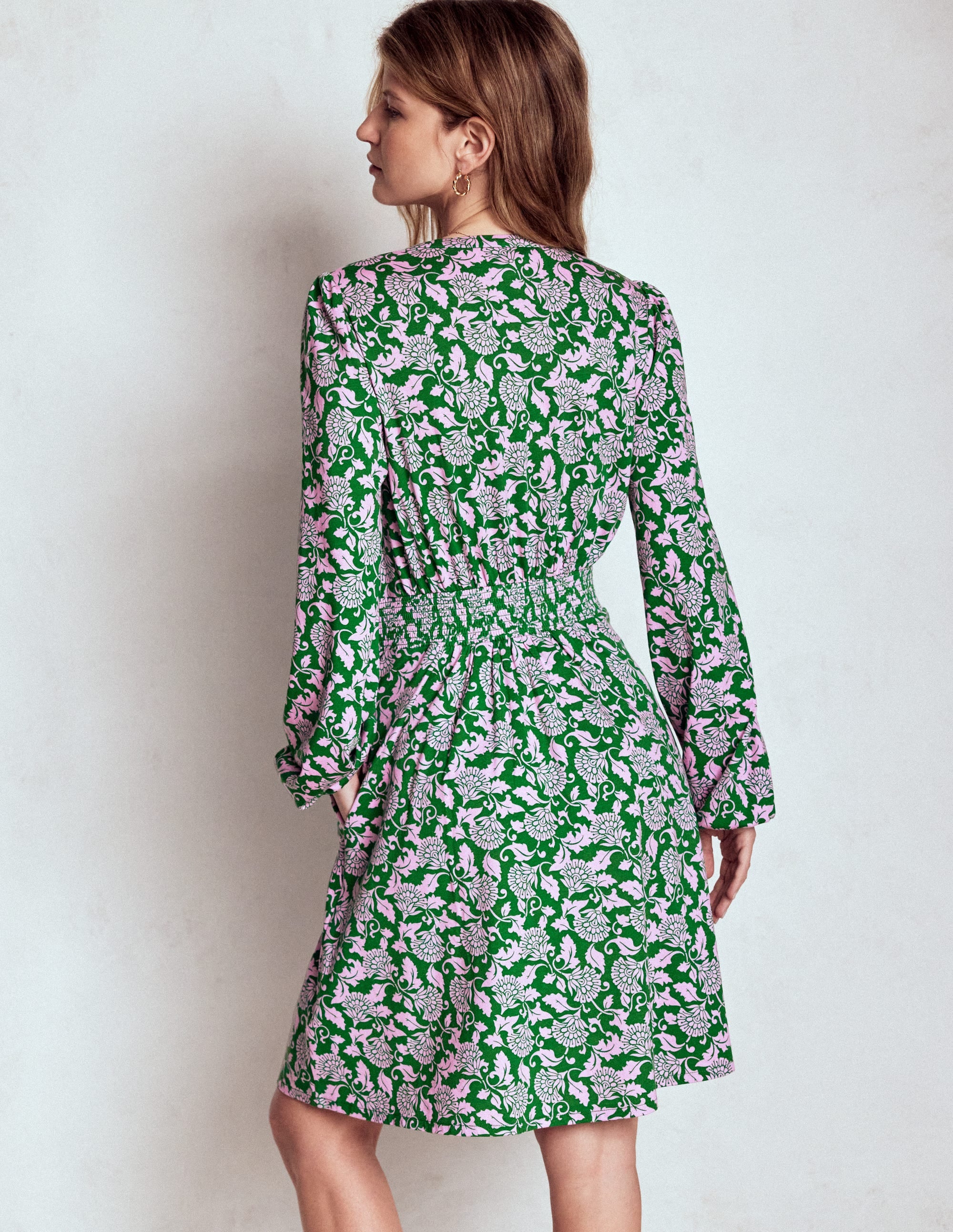 Sarah Short Jersey Dress-Rich Emerald, Ornate Vine - Image 3