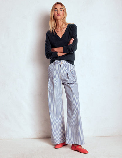 Eva Cashmere V-Neck Sweater-Navy-4