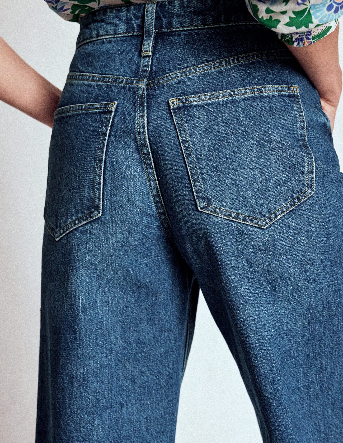 High Rise Straight Crop Jeans-Mid VWash