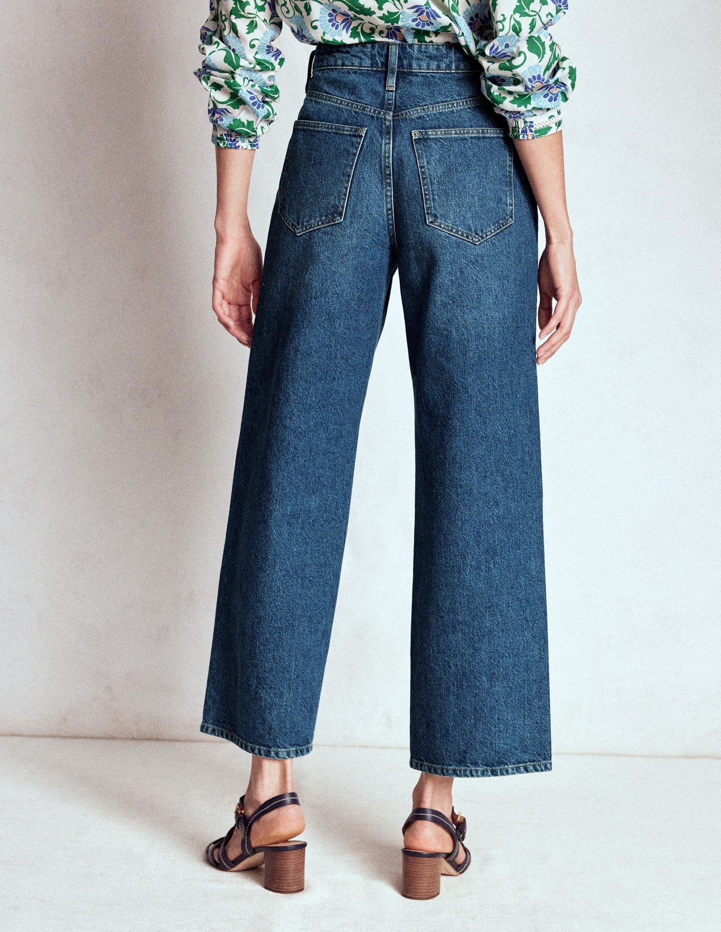 High Rise Straight Crop Jeans-Mid VWash
