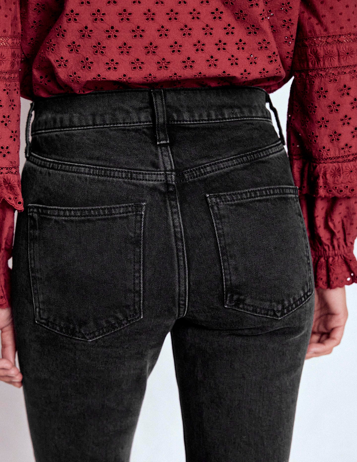 Girlfriend Jeans-Washed Black