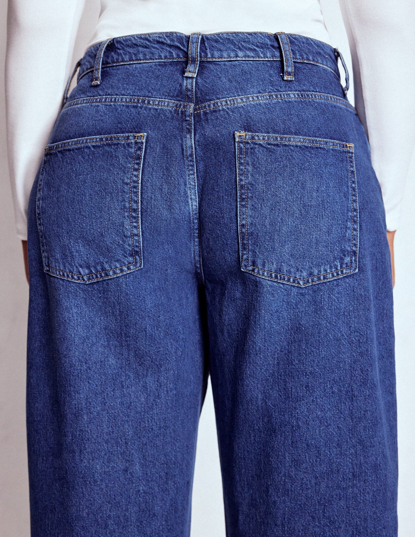 Barrel Leg Jeans-Mid Vintage