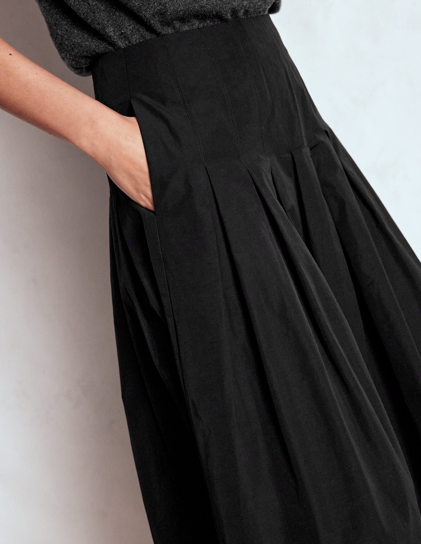 Valentina Taffeta Midi Skirt-Black