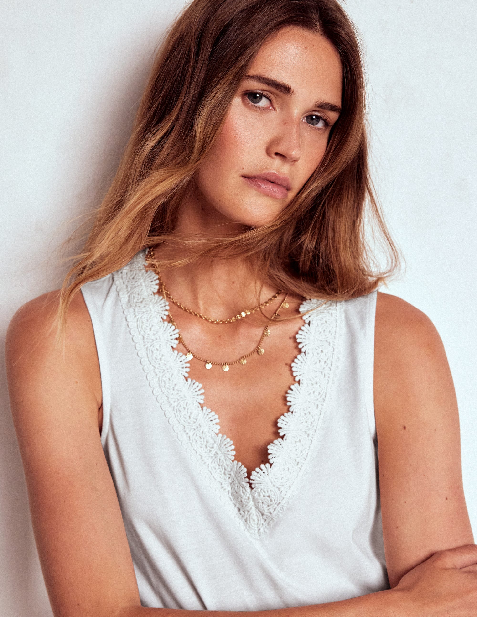 Flora Lace Trim Vest-White - Image 1