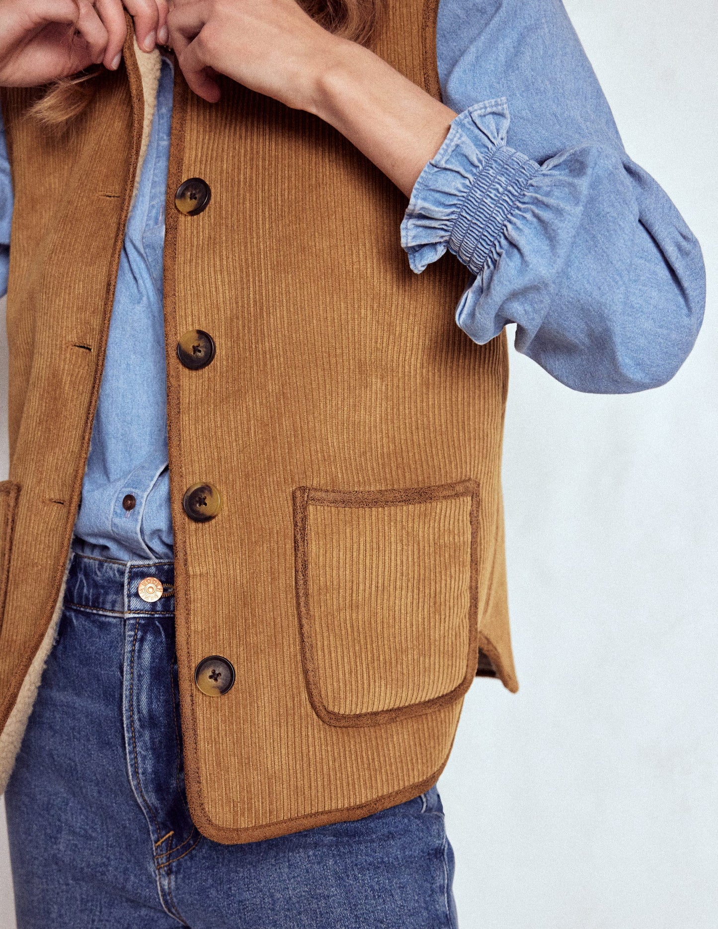 Clerkenwell Reversible Gilet-Hazelnut Brown, Natural