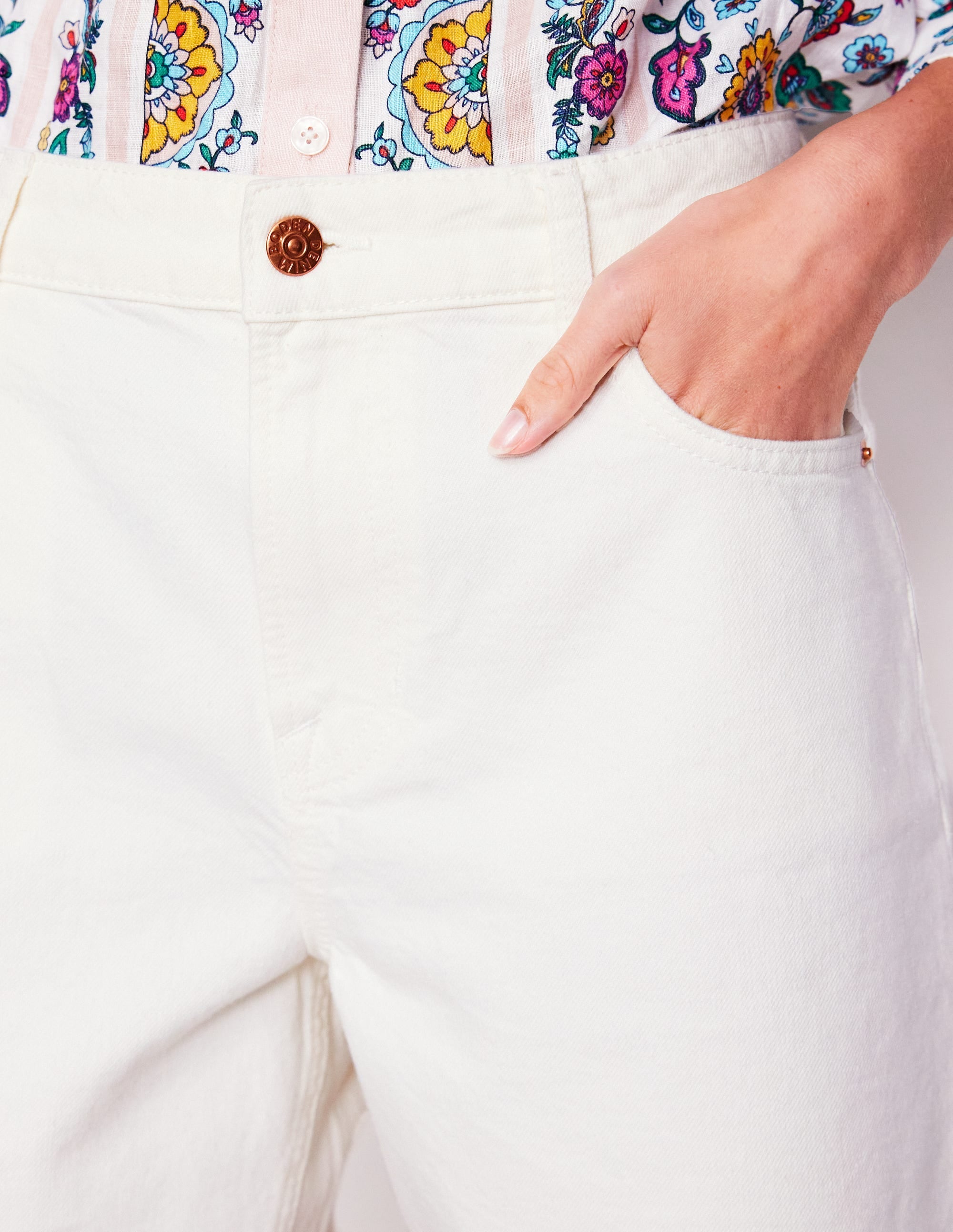 Cut Off Denim Shorts-White - Image 3