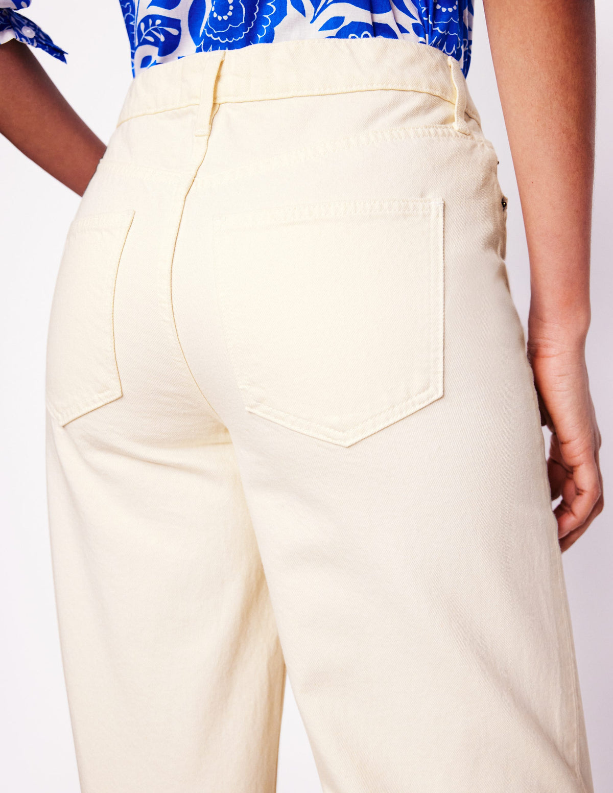Mid Rise Relaxed Jeans-Ecru - Image 4