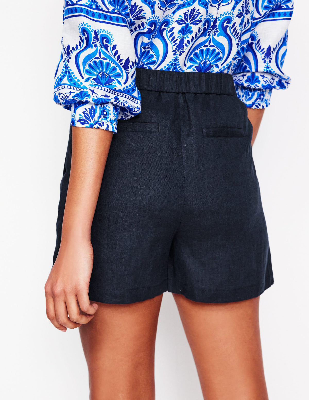 Dulwich Linen Shorts-Navy - Image 3