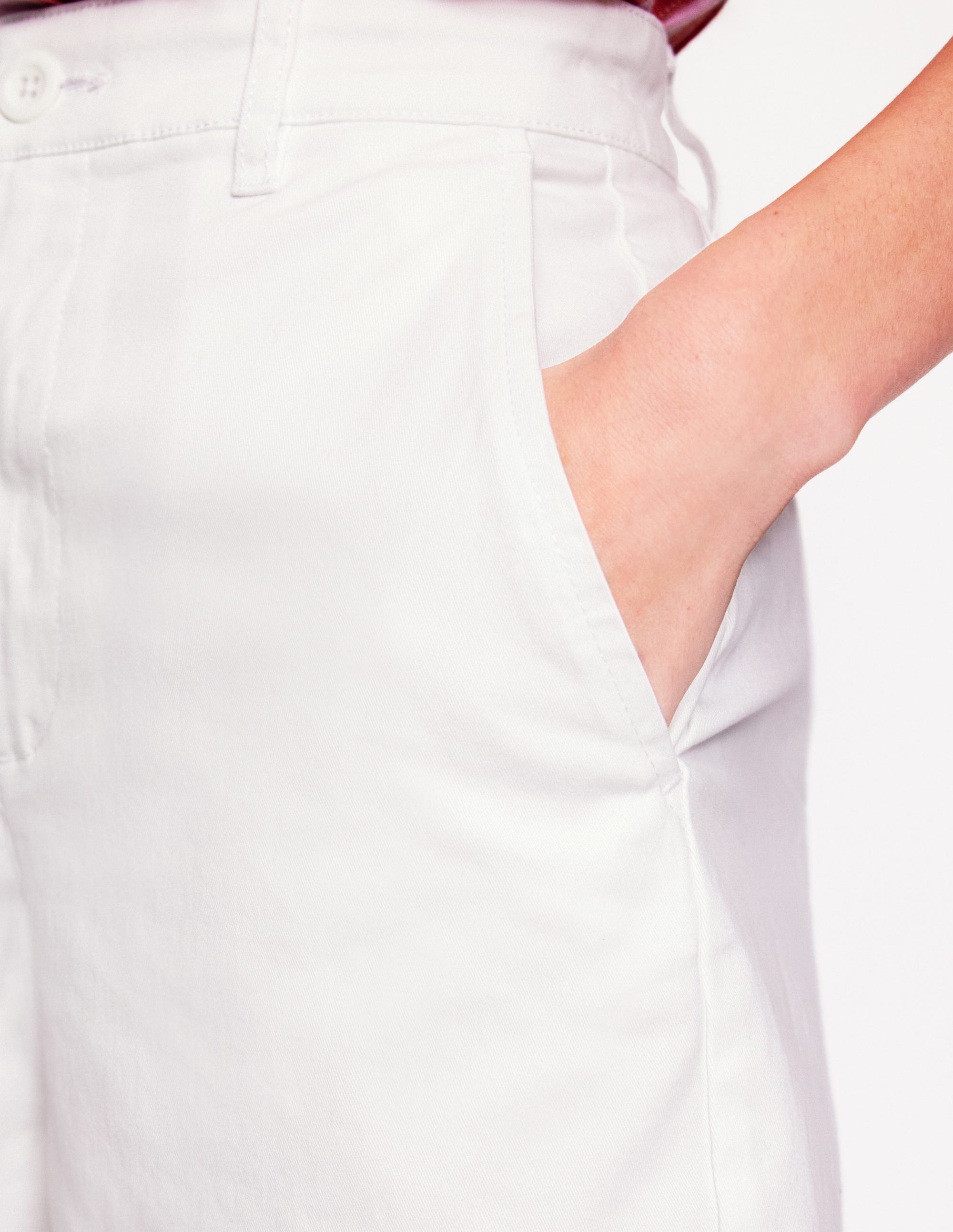Barnsbury Chino Shorts-White - Image 5