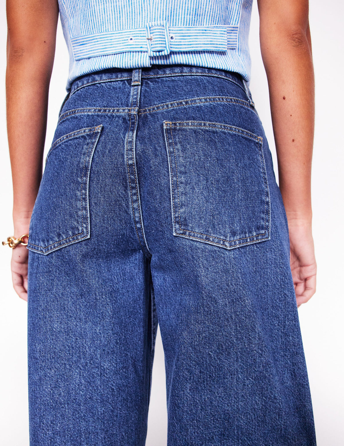 Barrel Leg Jeans-Mid Vintage - Image 13