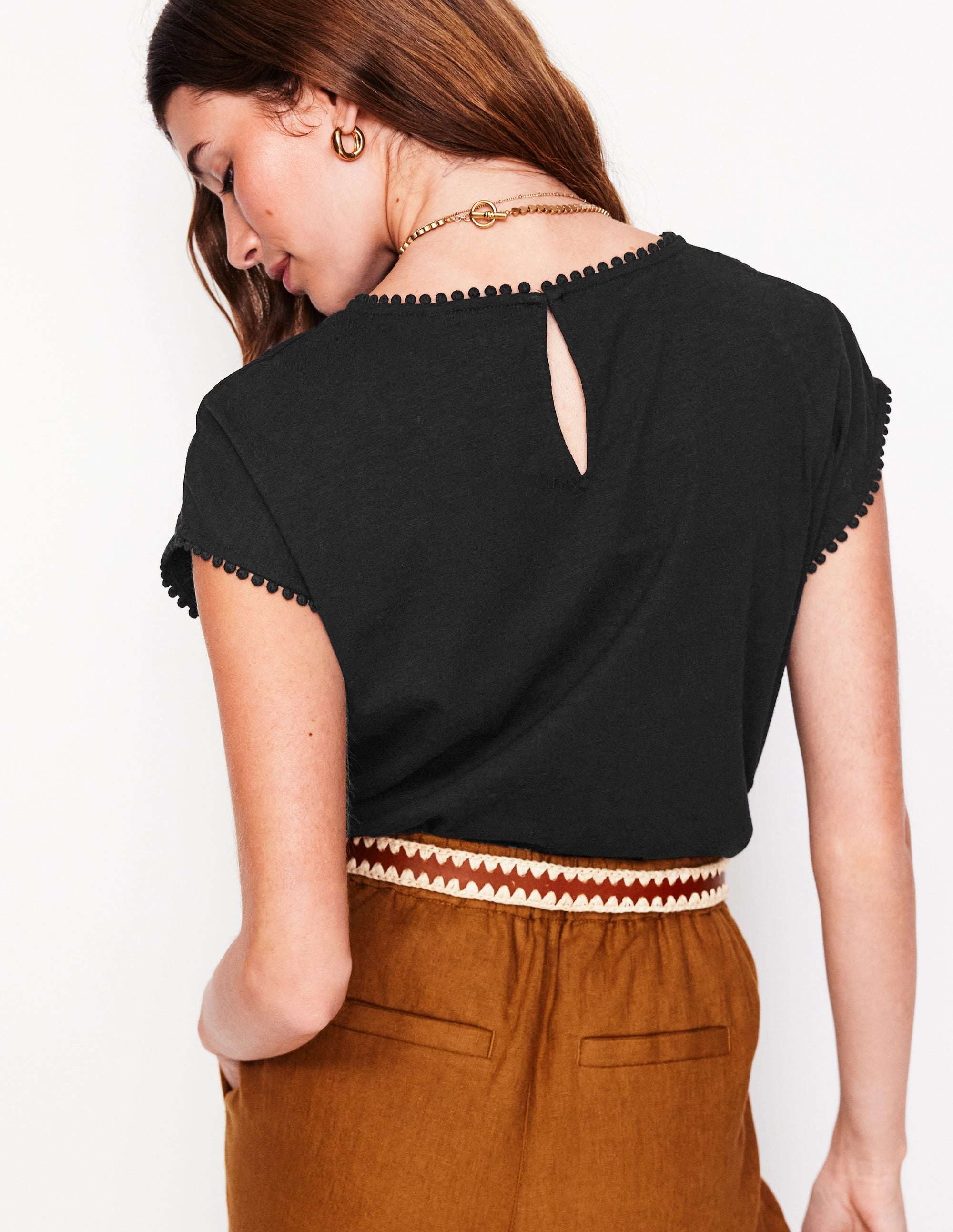 Anya Broderie T-shirt-Black - Image 3