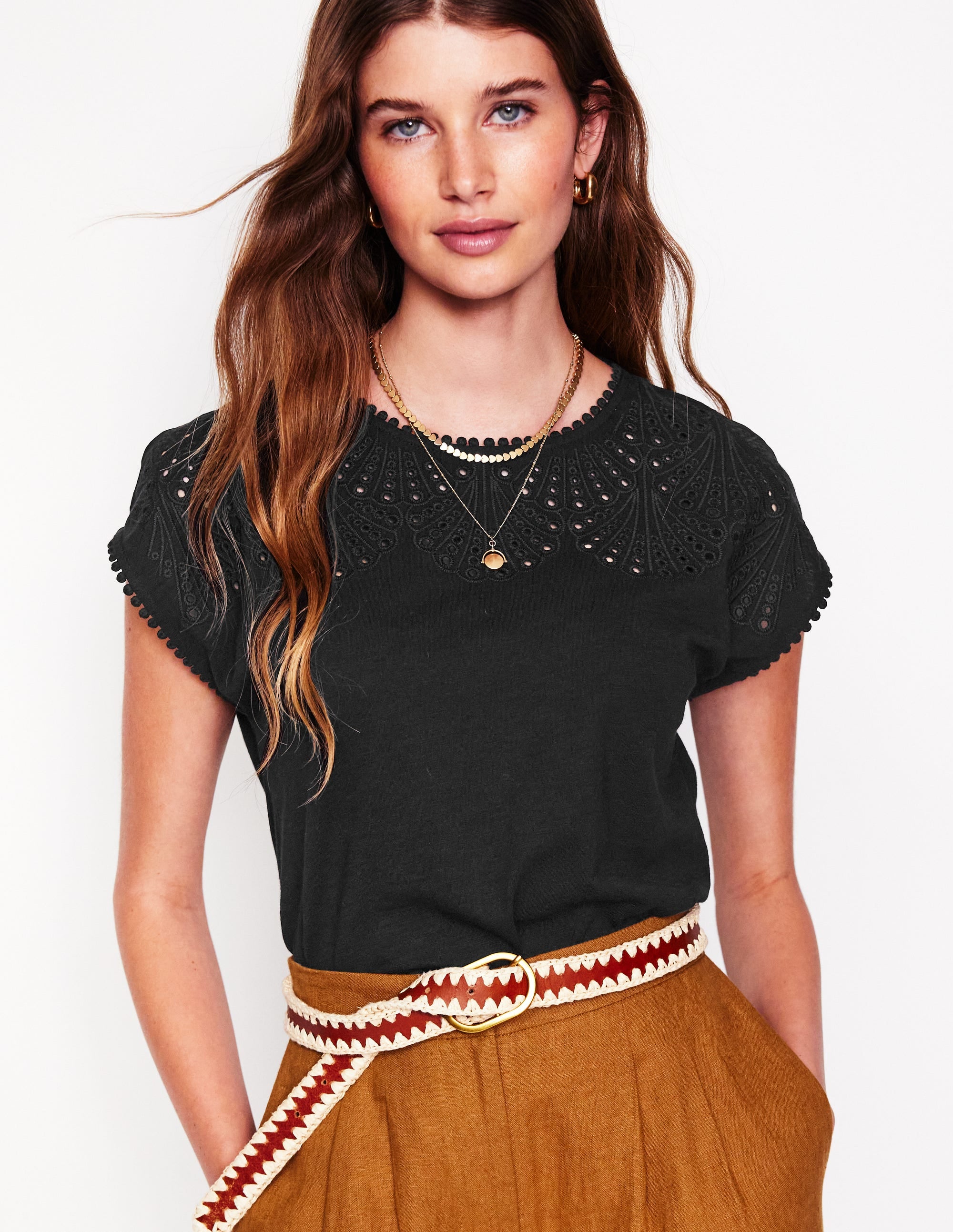 Anya Broderie T-shirt-Black - Image 4