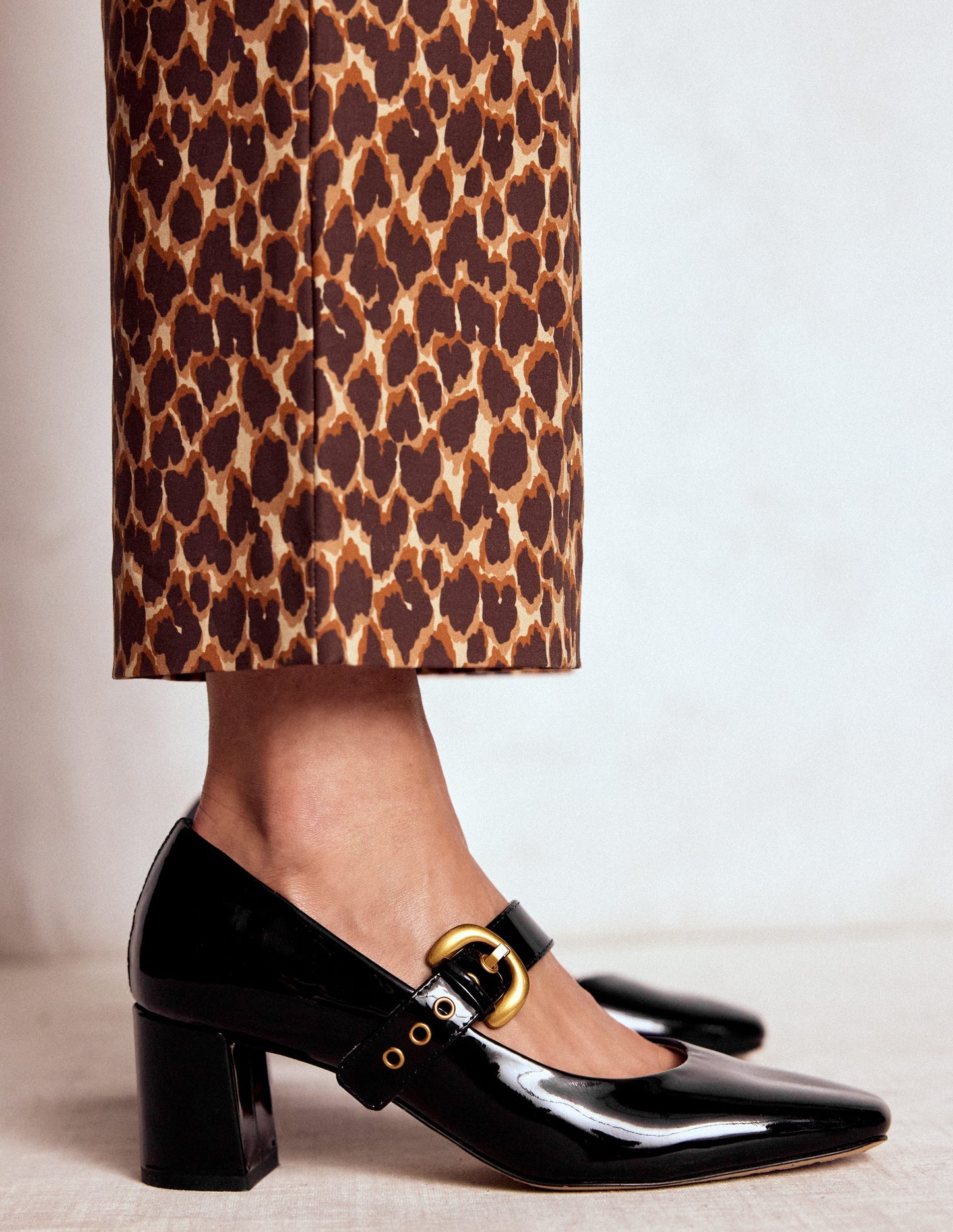 Heeled Buckle Mary Janes-Black