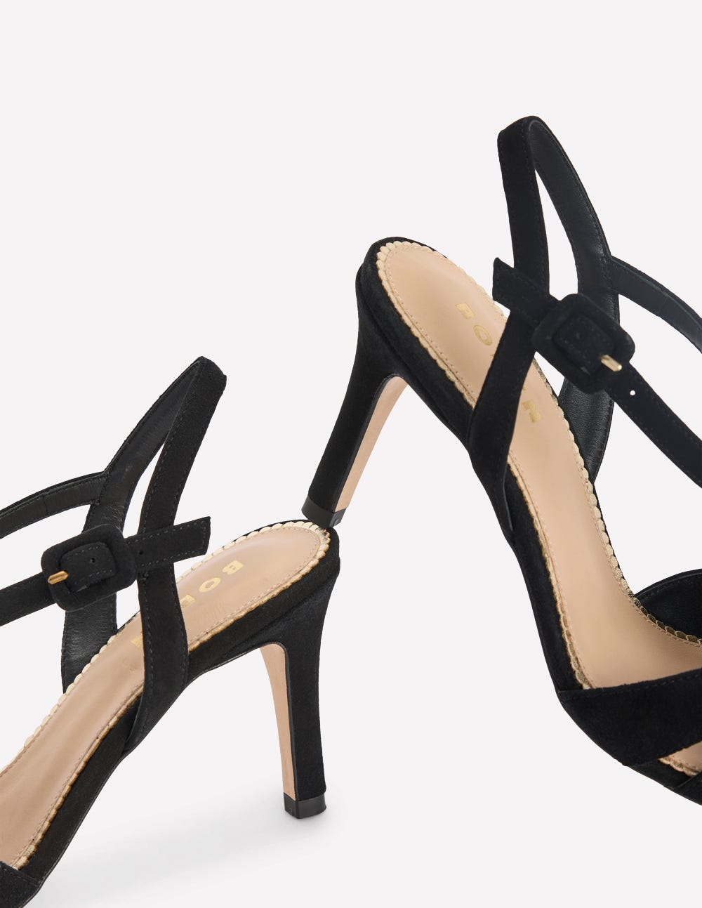 Point Interlocked Heels-Black