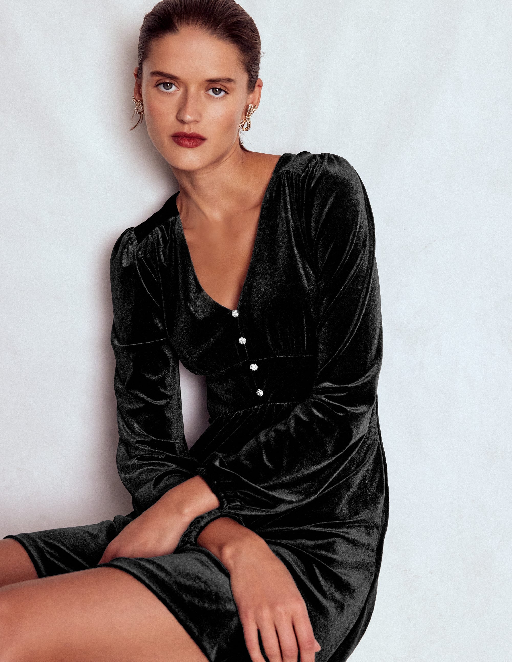 Jocelyn Short Velvet Dress - Black
