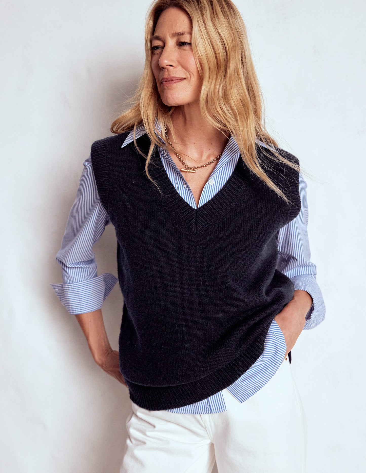 Marion Merino V-Neck Vest-Navy