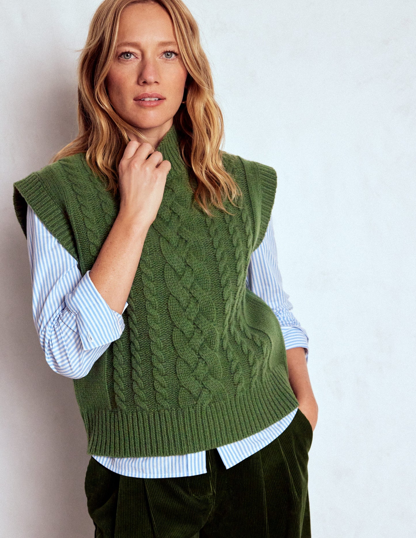 Amara Merino Cable Vest-Green Fir