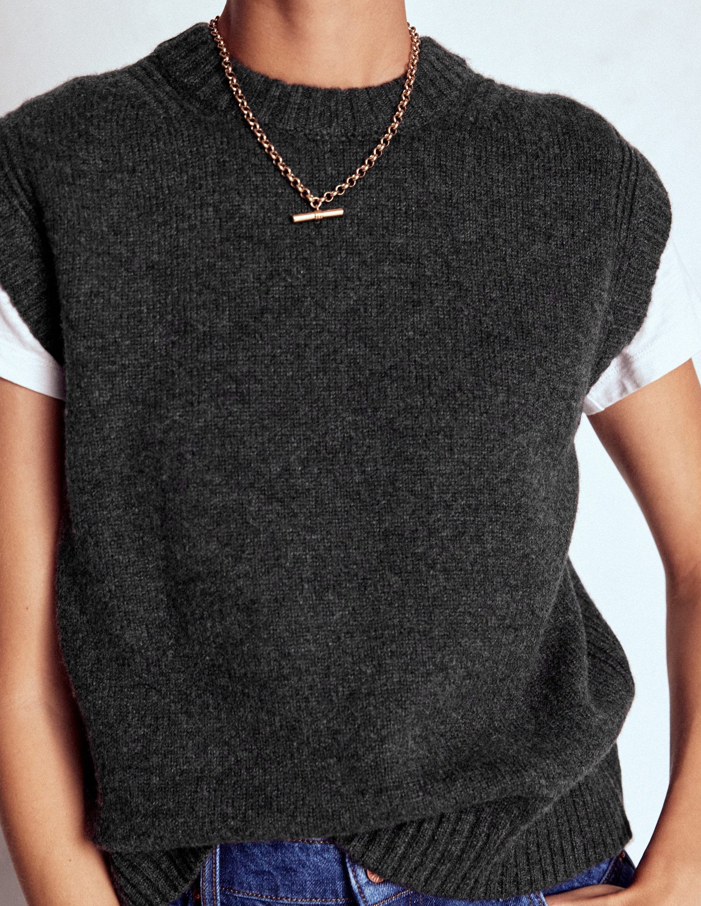 Cashmere Ribbed Trim Vest-Charcoal Melange