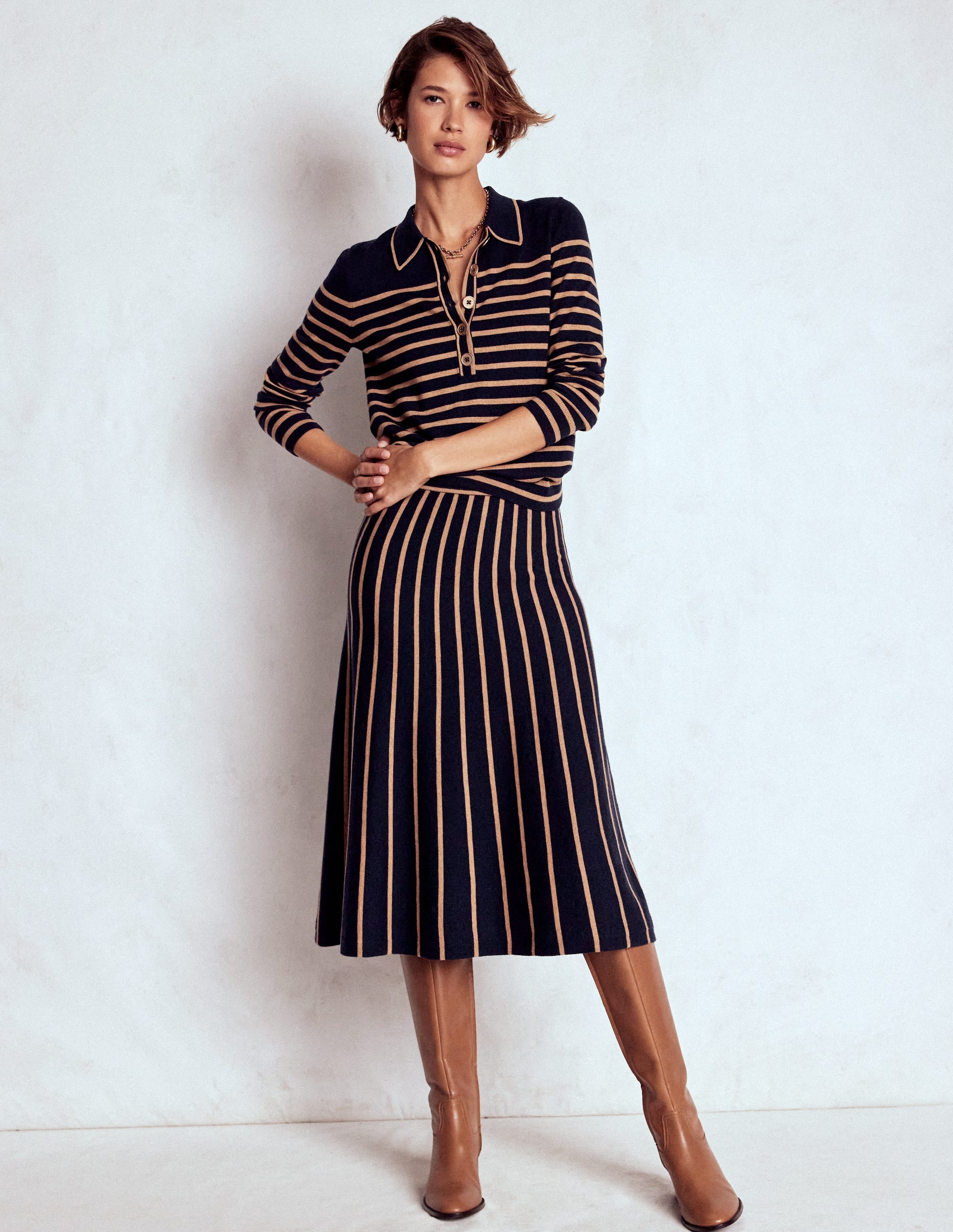 Liz Henley Sweater-Navy / Camel - Image 4