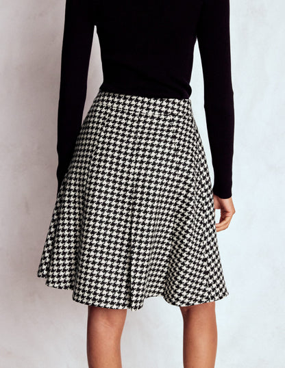 Flippy Wool Skirt-Black Dogstooth-3