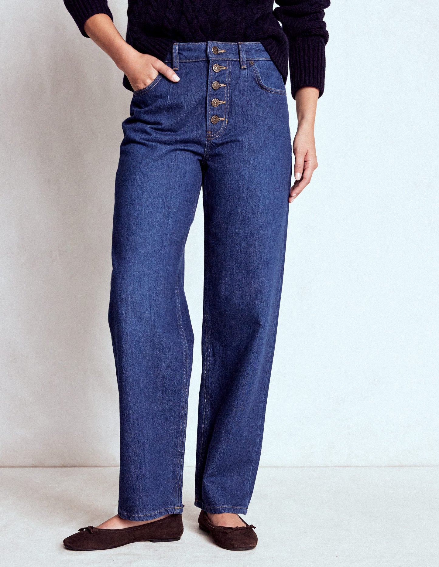 Exposed Button Straight Jeans-Indigo
