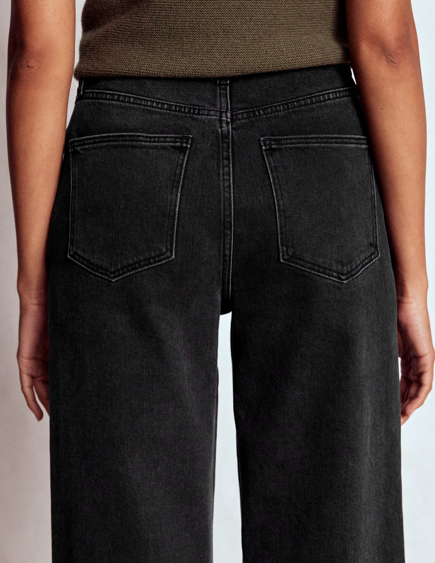 Mid Rise Straight Leg Jeans-Washed Black