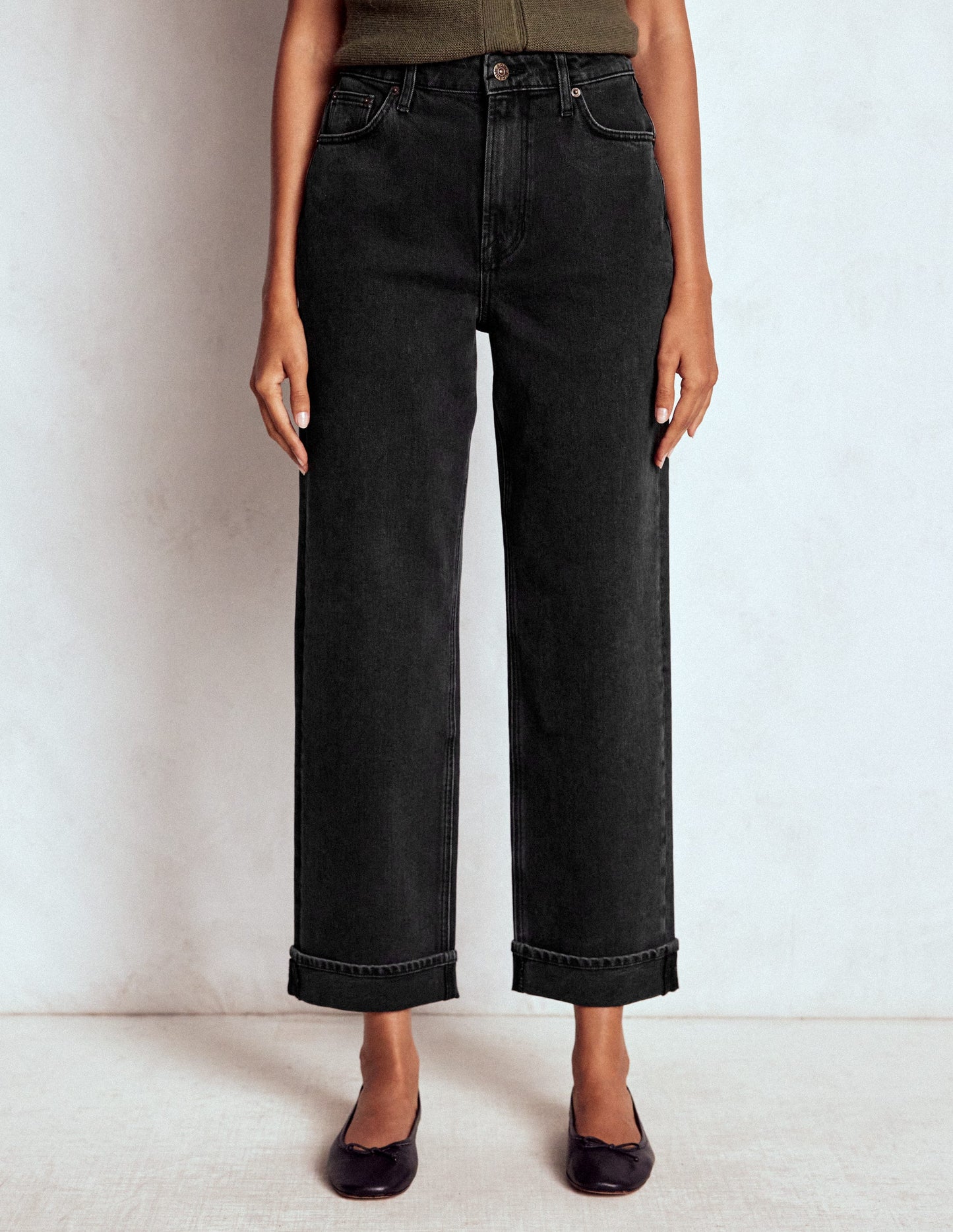 Mid Rise Straight Leg Jeans-Washed Black