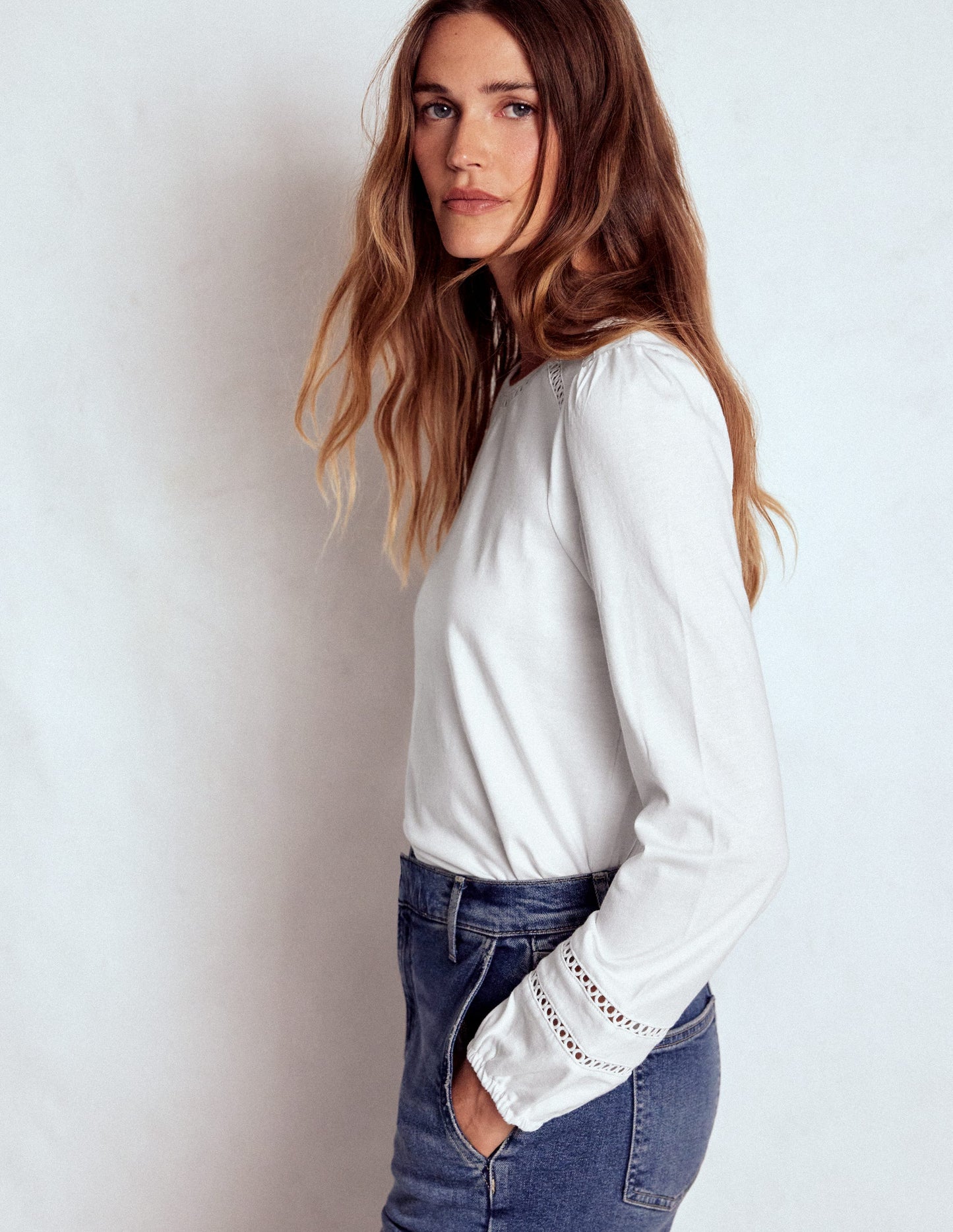 Flo Trim Detail Top-White