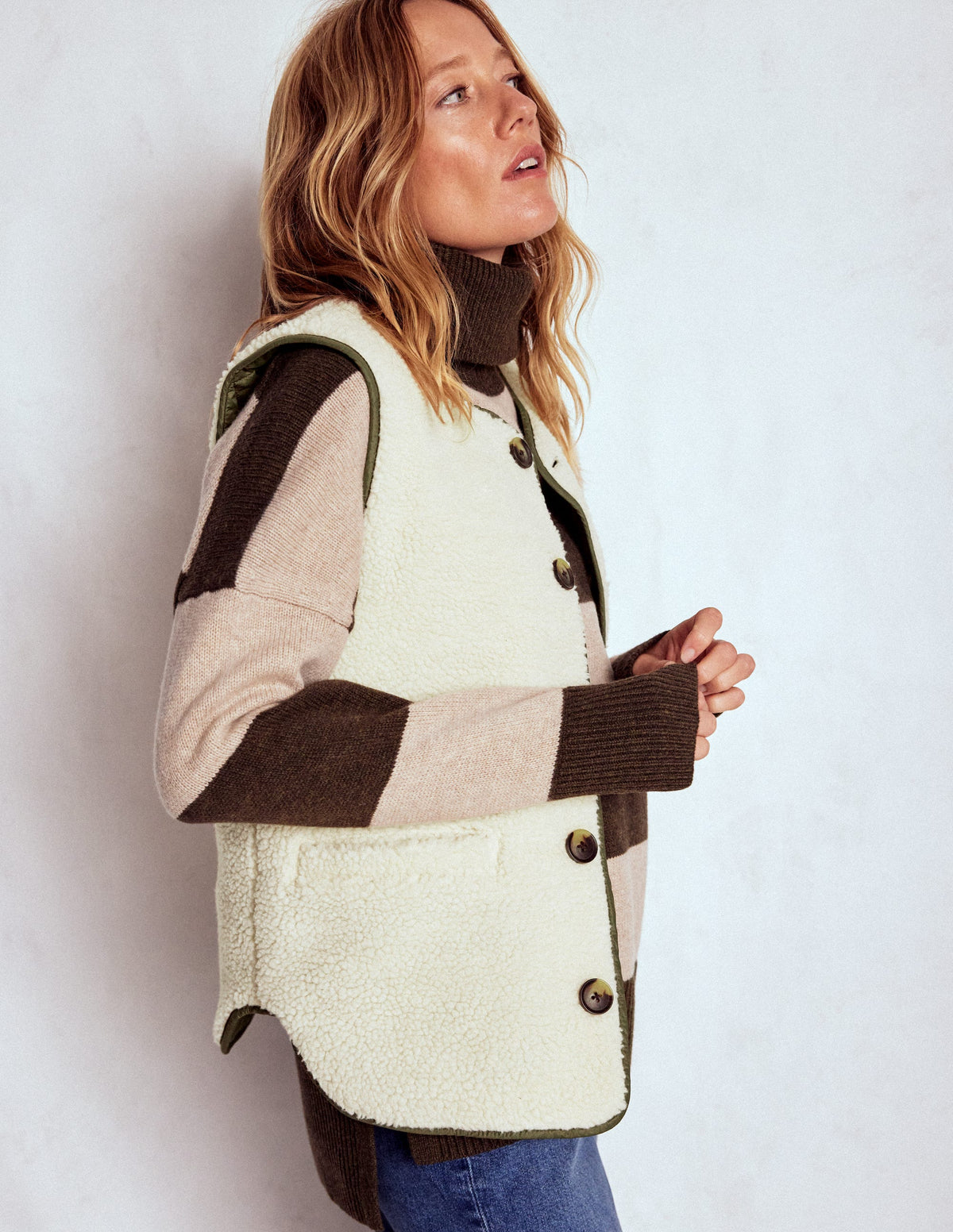 Clerkenwell Reversible Gilet-Woodland Green, Natural Borg - Image 1