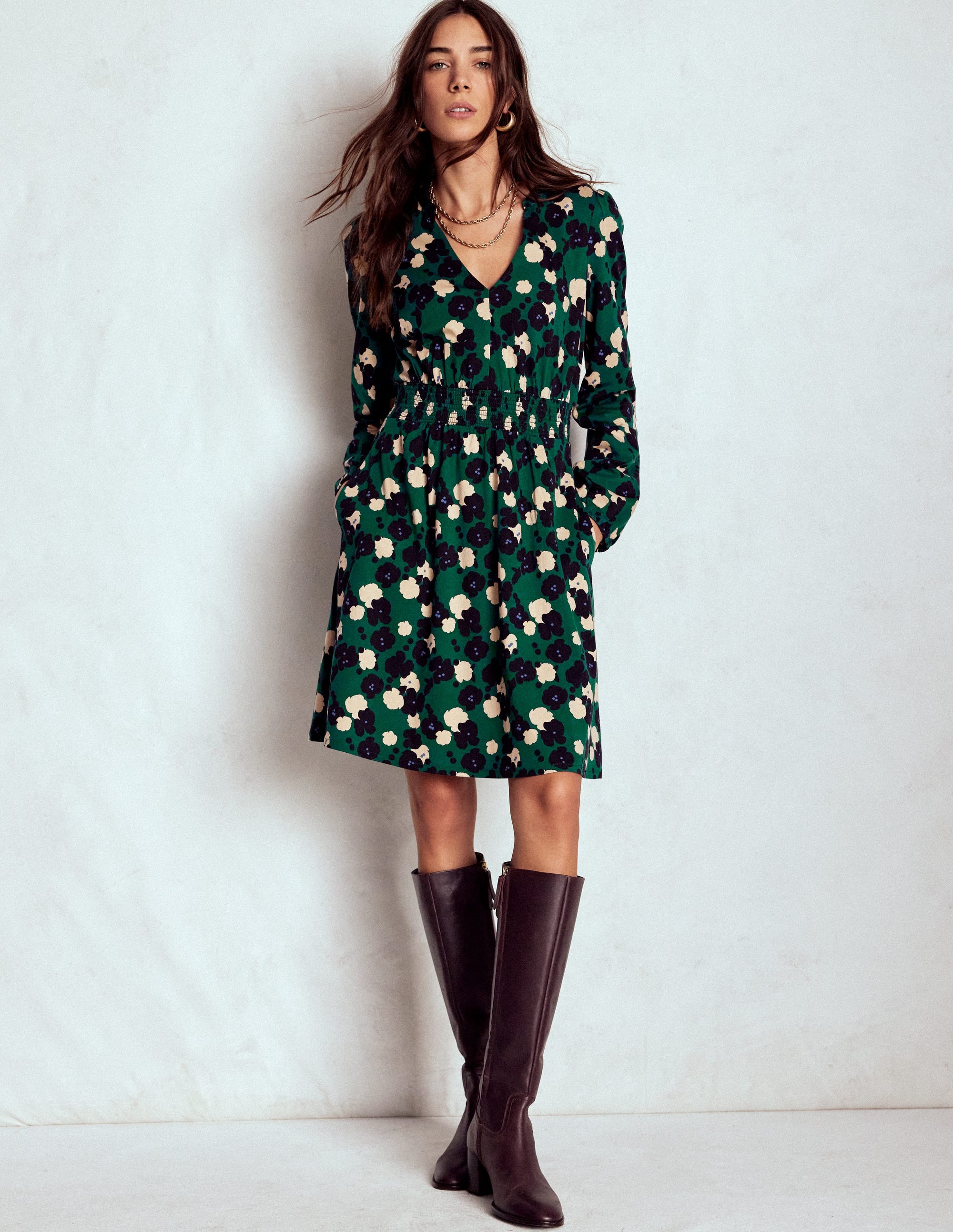 Sarah Short Jersey Dress-Emerald Night, Garden Blossom - Image 6