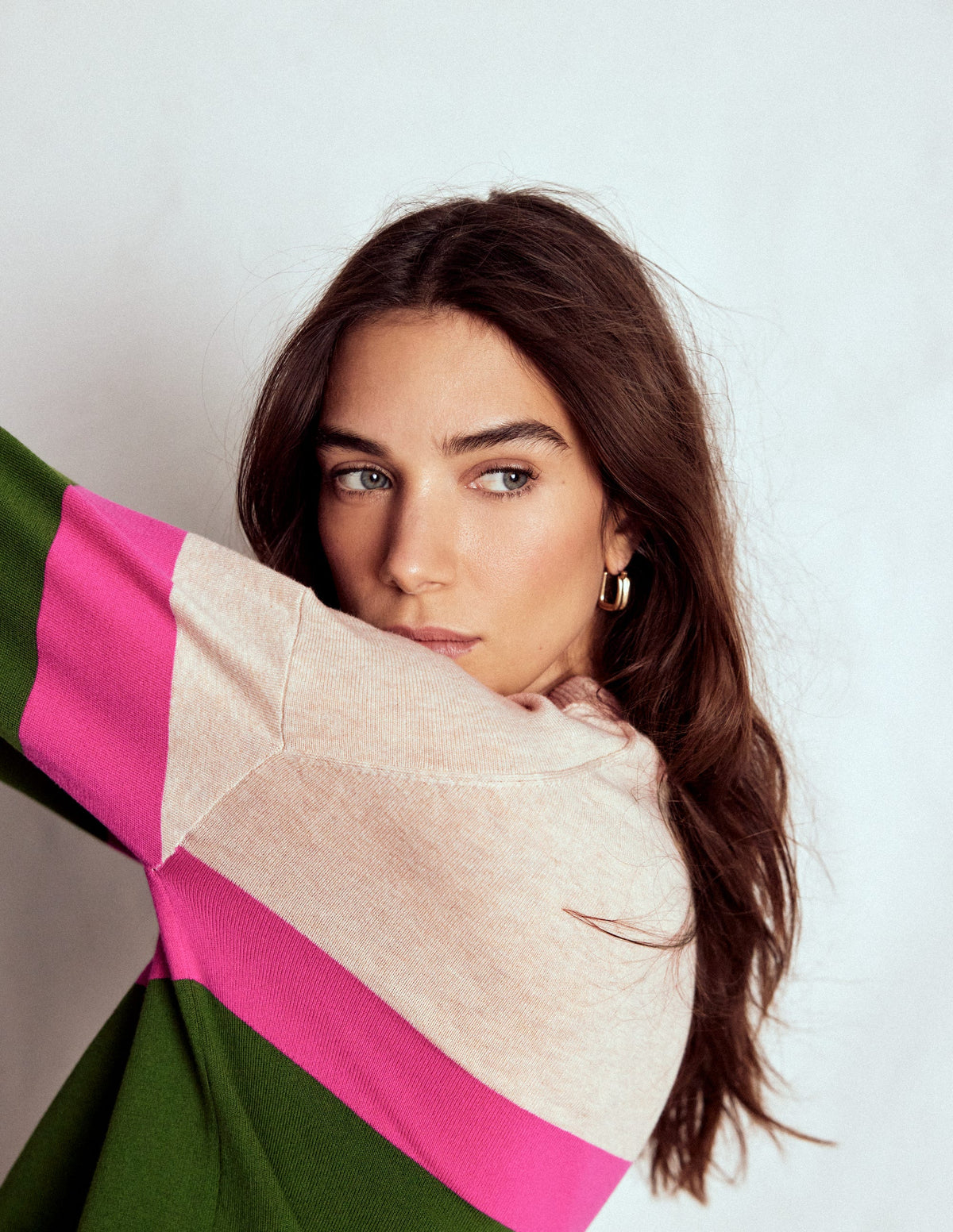 Lara Relaxed Cotton Jumper-Courtyard Green / Pink Yarrow - Image 2